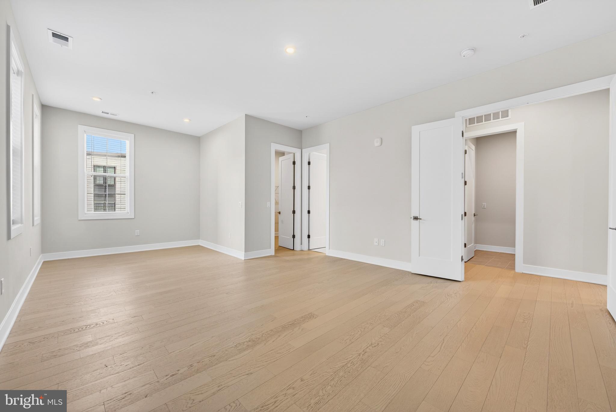 METRO WALK AT MOOREFIELD STATION - Residential