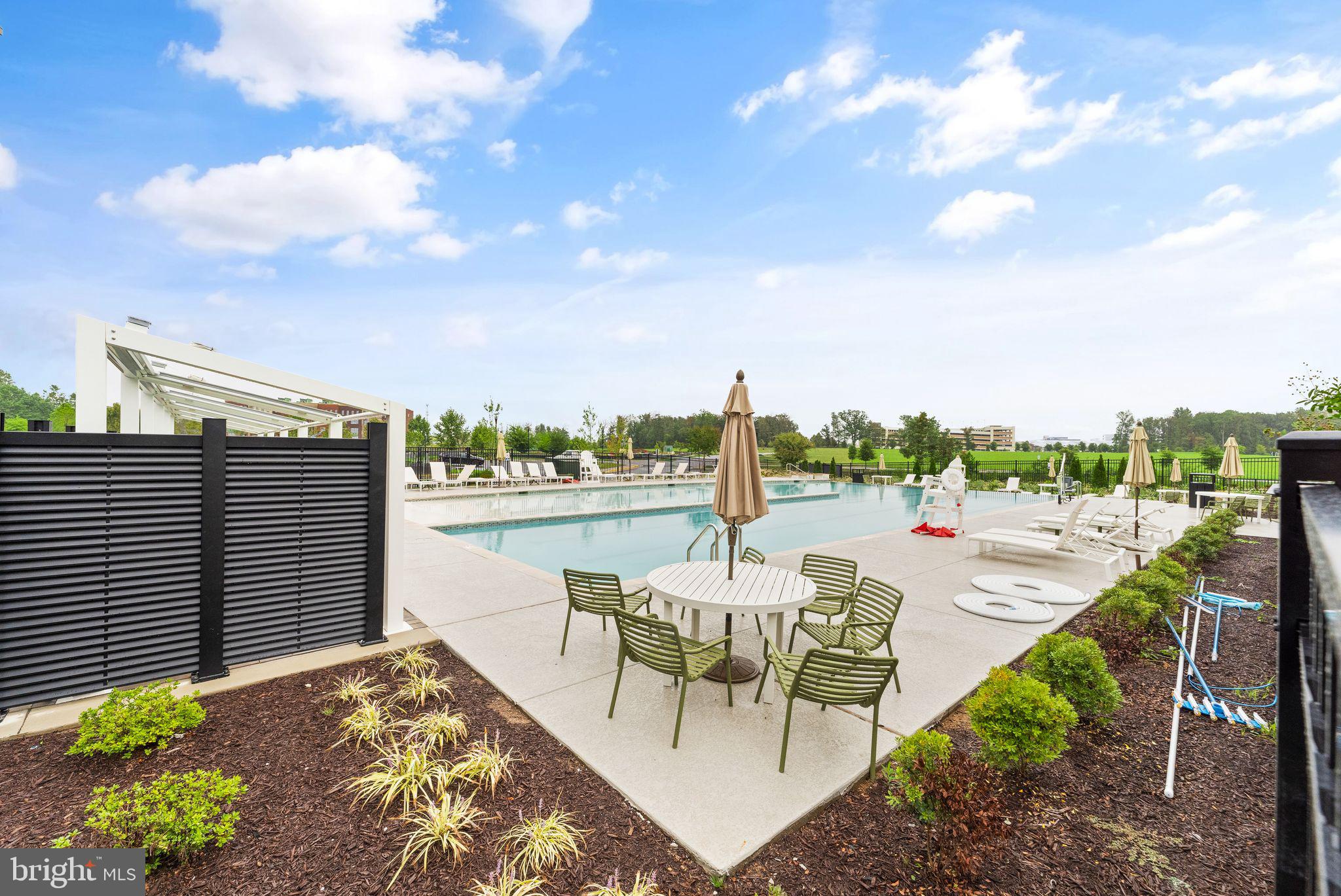 METRO WALK AT MOOREFIELD STATION - Residential