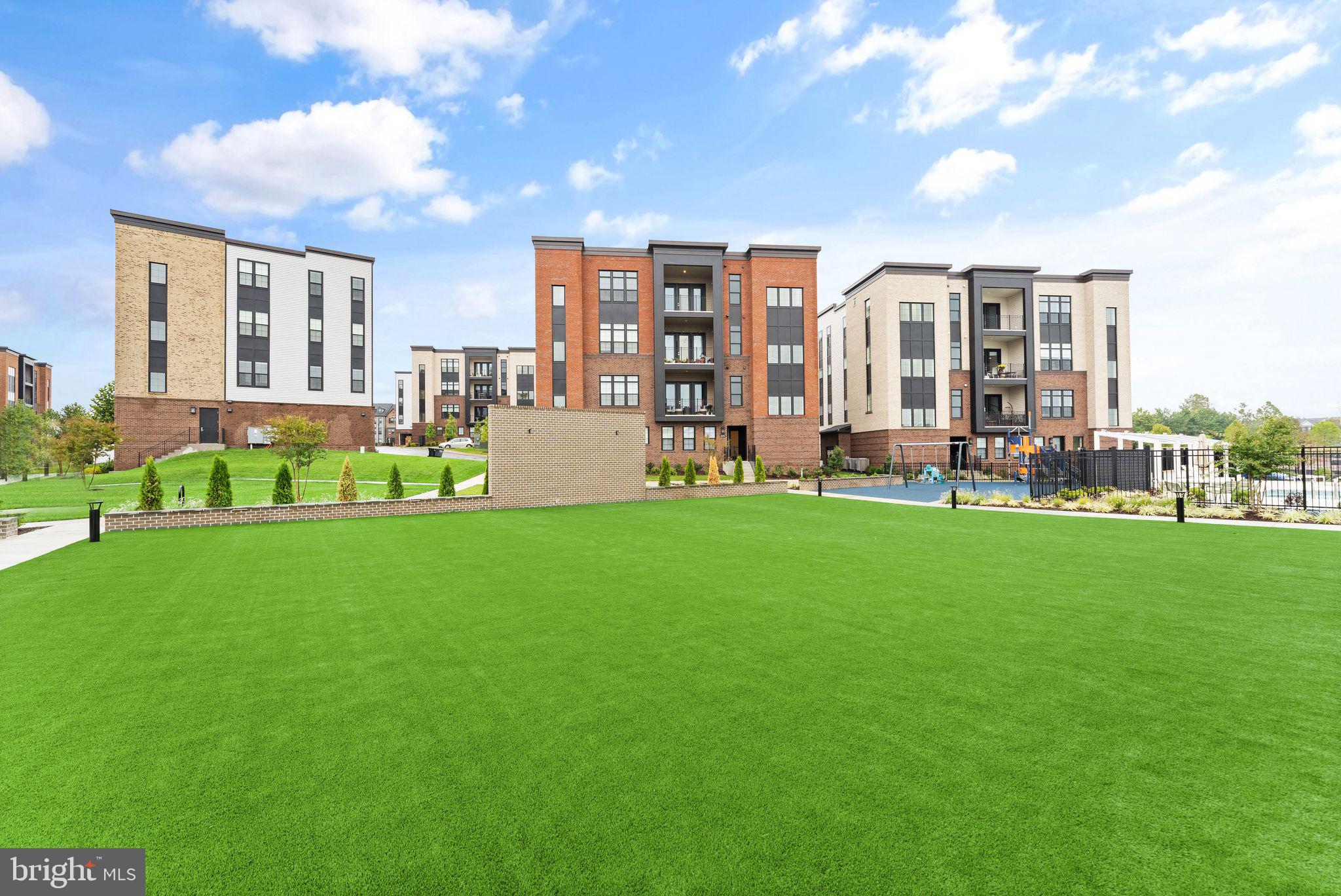 METRO WALK AT MOOREFIELD STATION - Residential