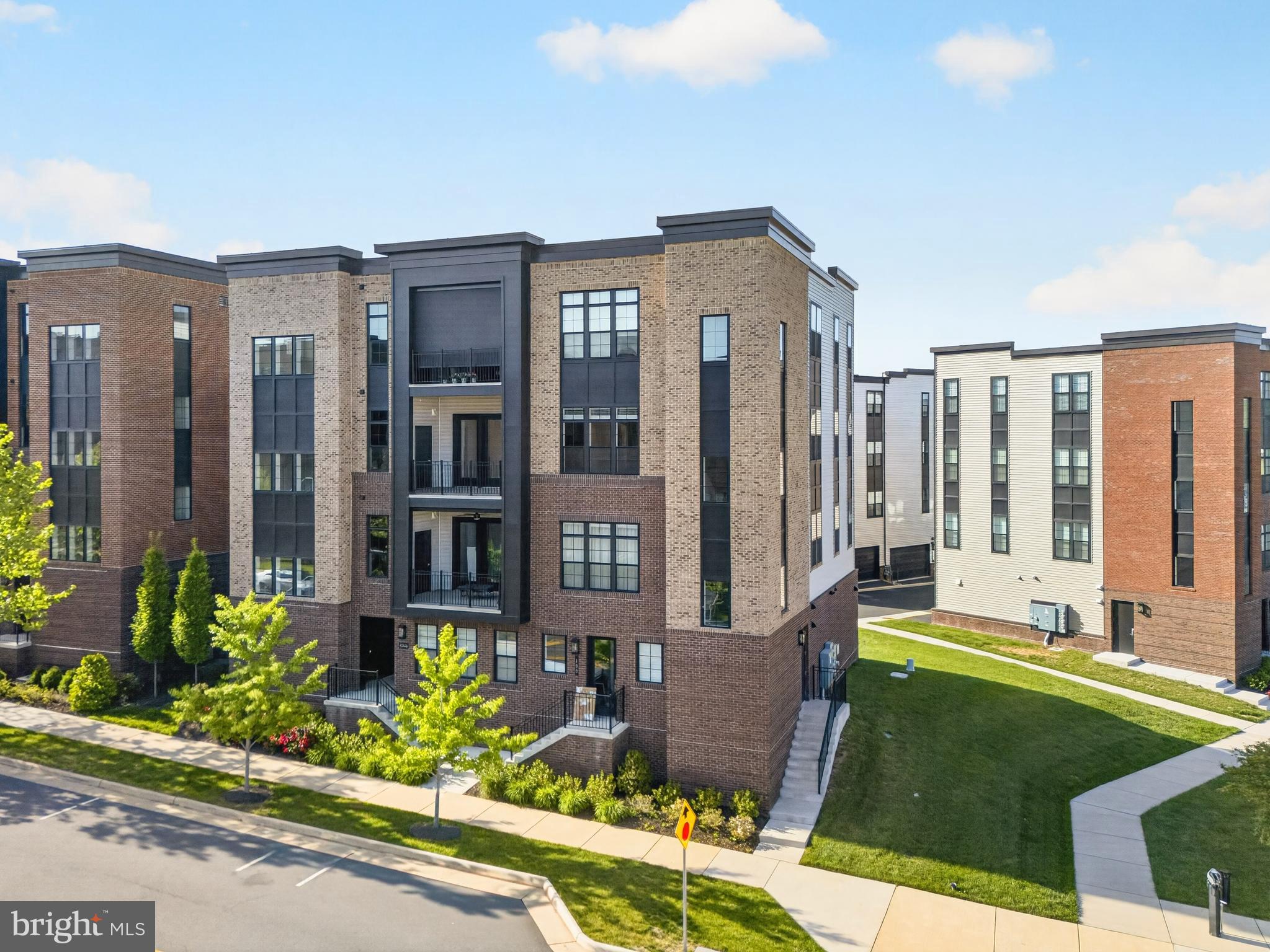 METRO WALK AT MOOREFIELD STATION - Residential