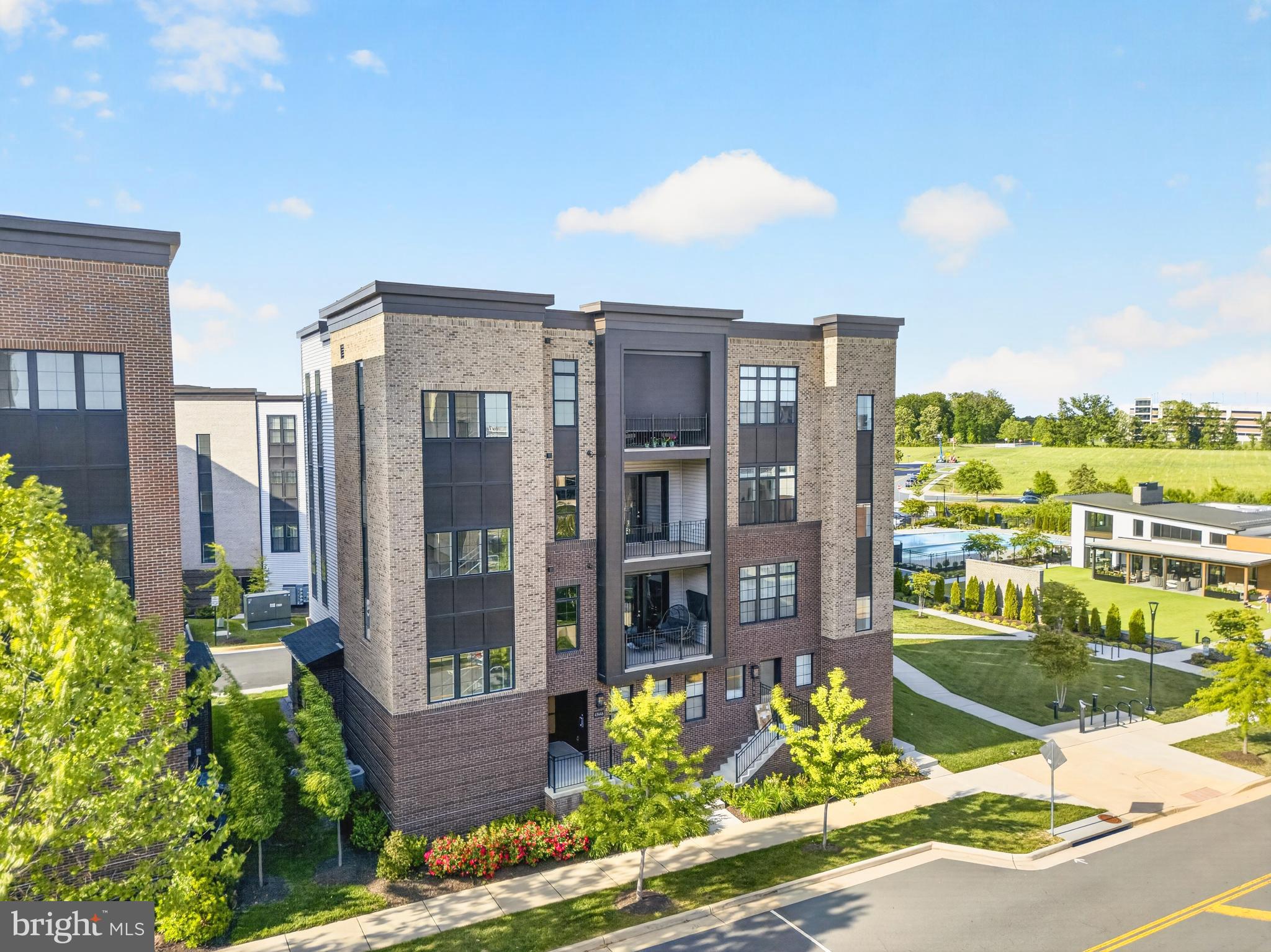 METRO WALK AT MOOREFIELD STATION - Residential