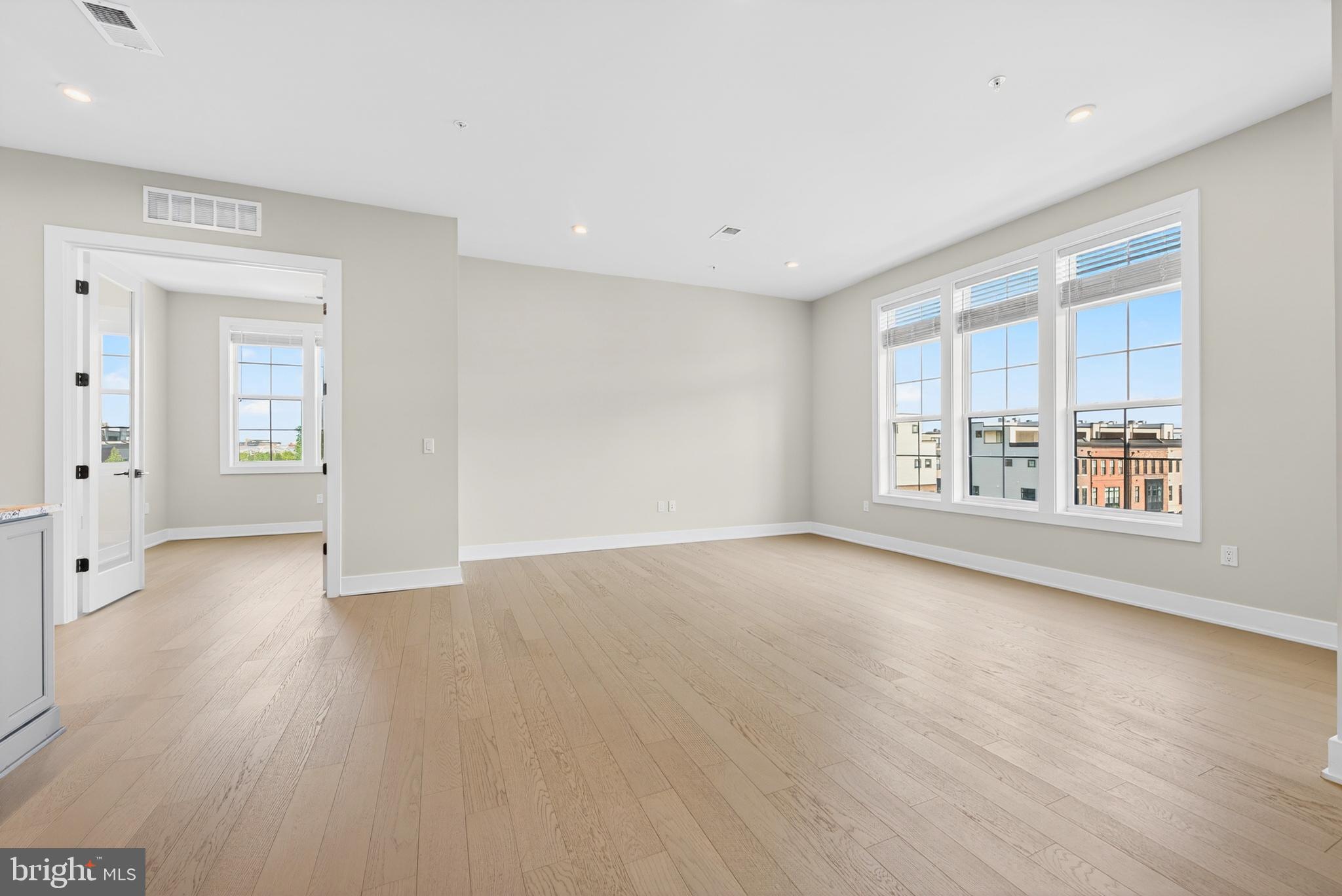 METRO WALK AT MOOREFIELD STATION - Residential