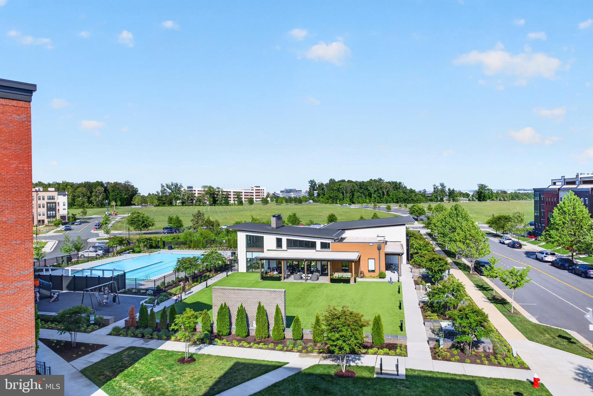 METRO WALK AT MOOREFIELD STATION - Residential