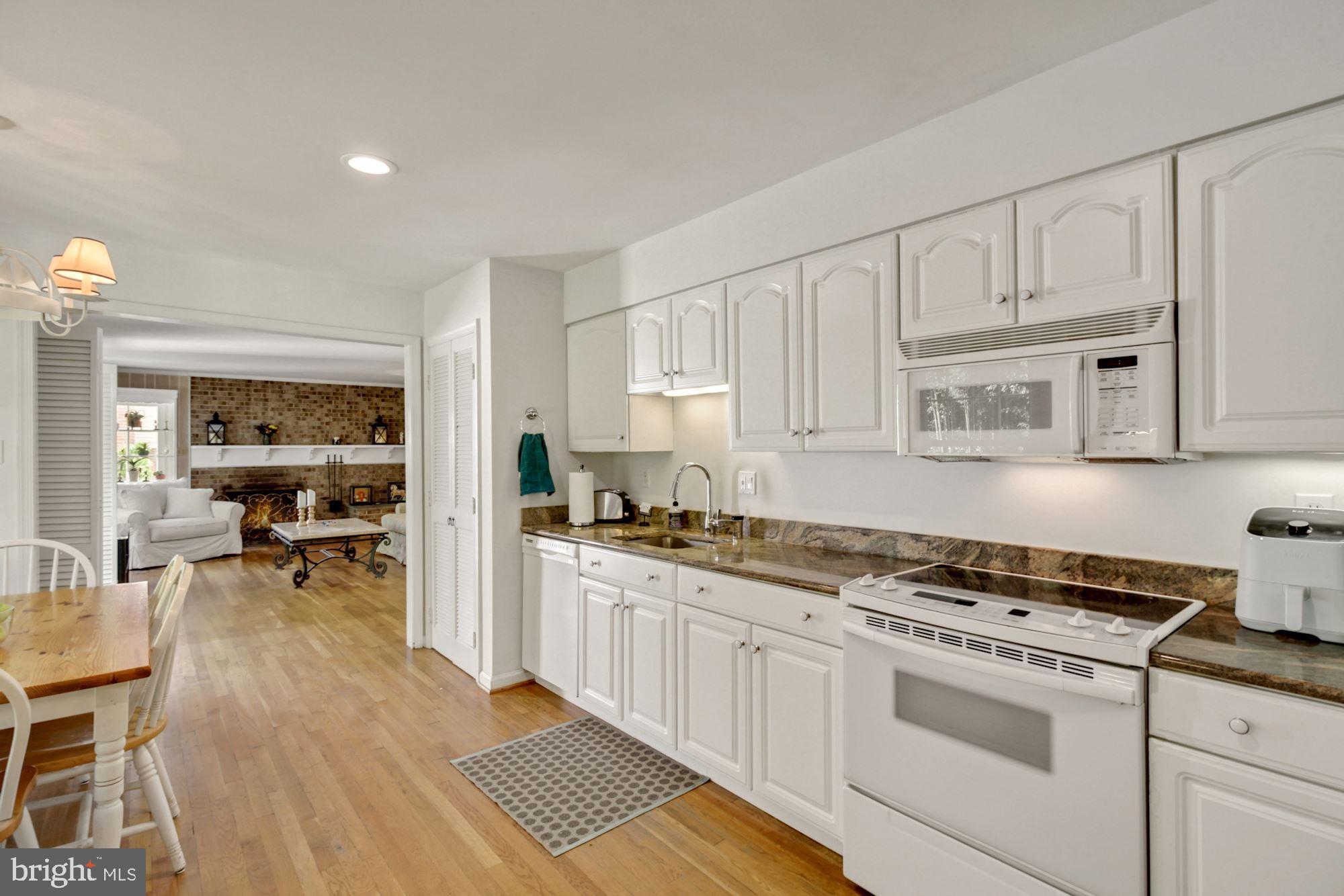 MAPLEWOOD - Residential