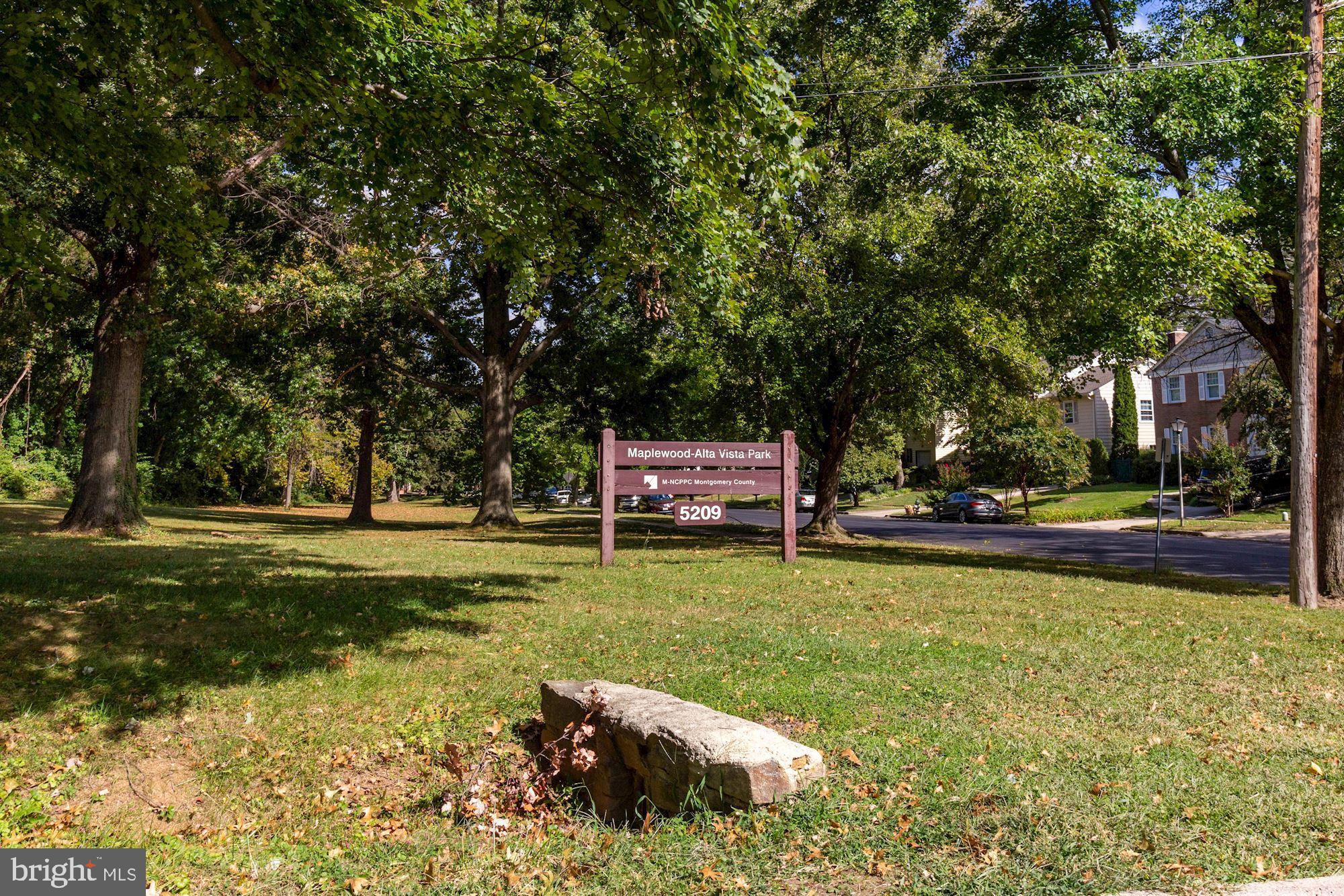 MAPLEWOOD - Residential