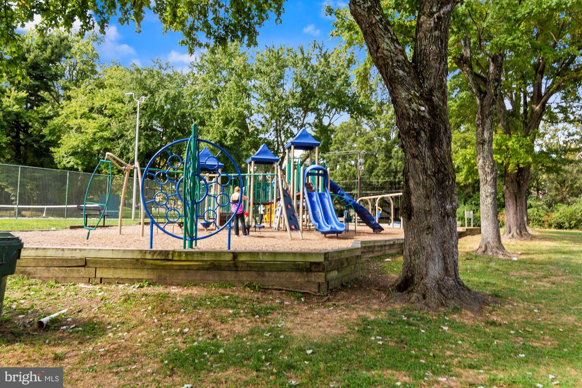 MAPLEWOOD - Residential