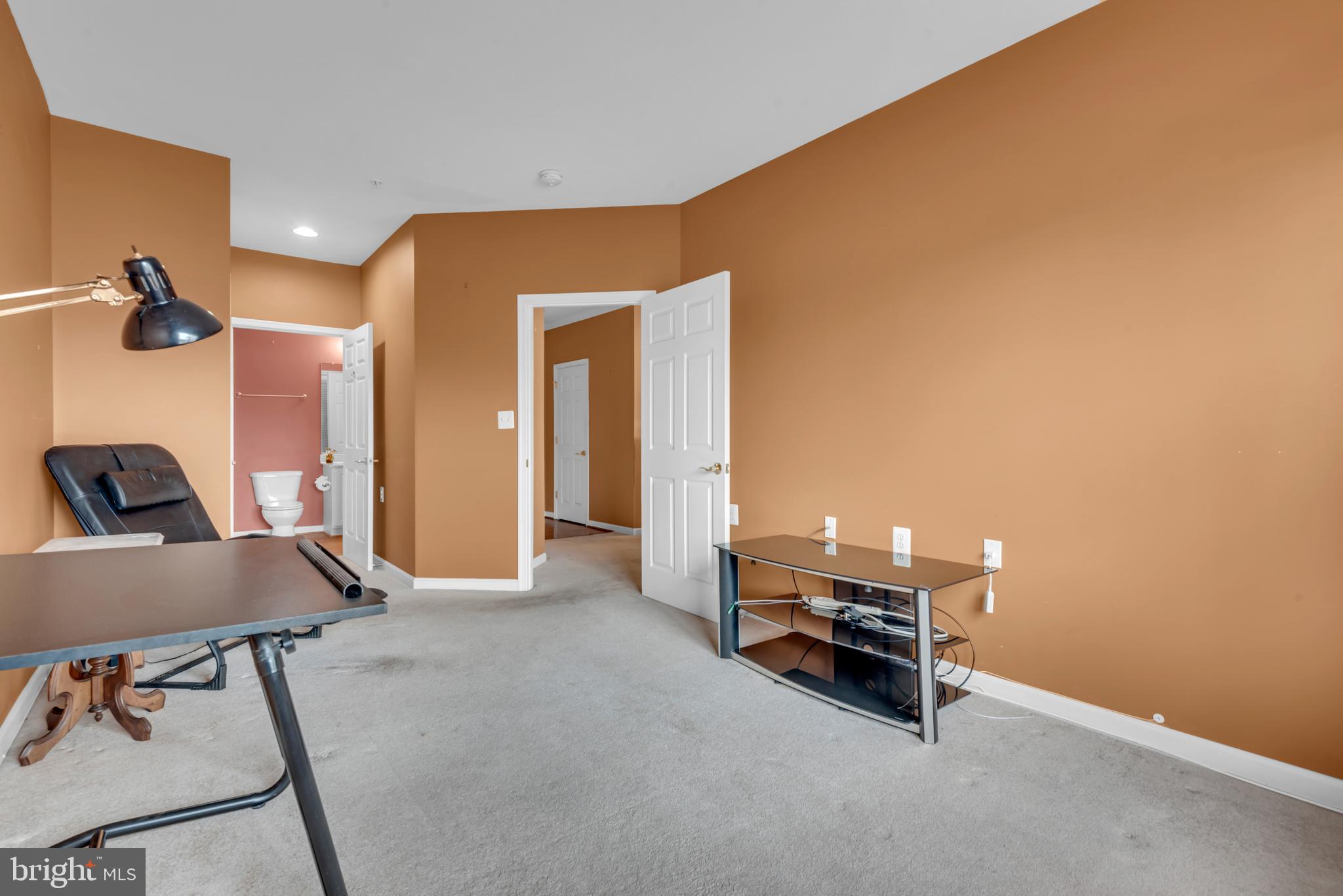 CAMERON GROVE - Residential