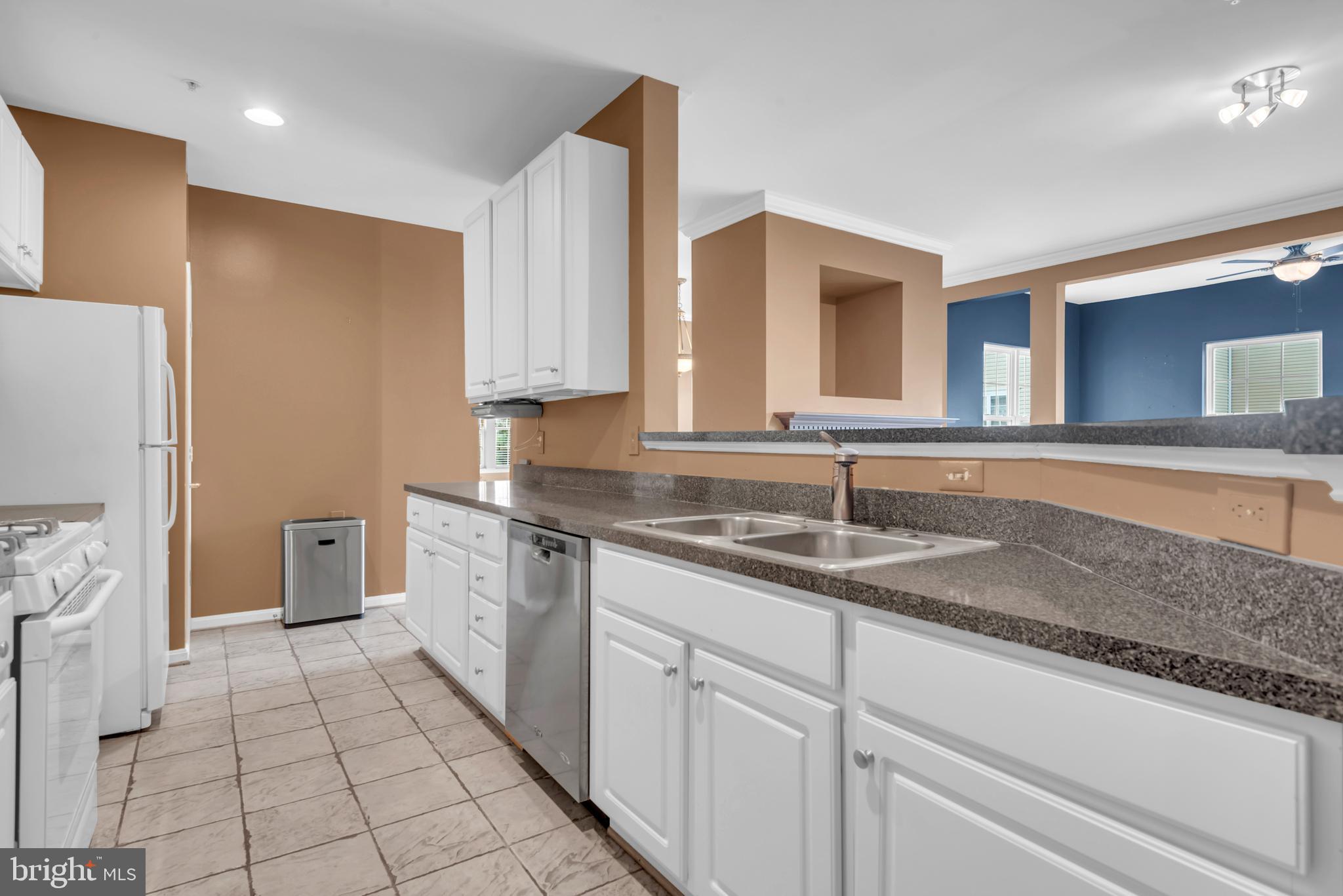 CAMERON GROVE - Residential