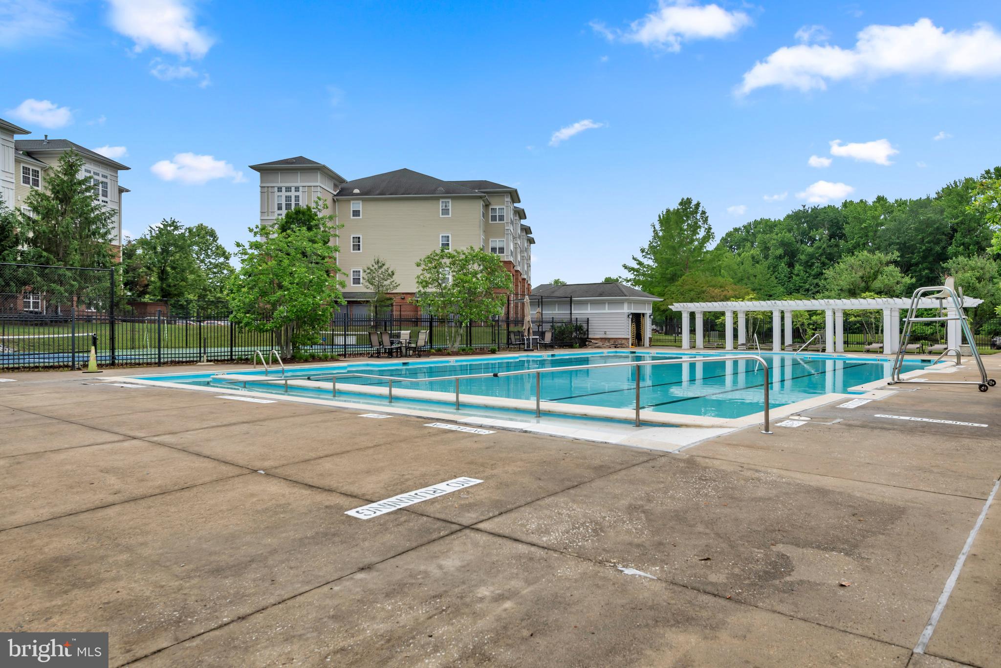 CAMERON GROVE - Residential