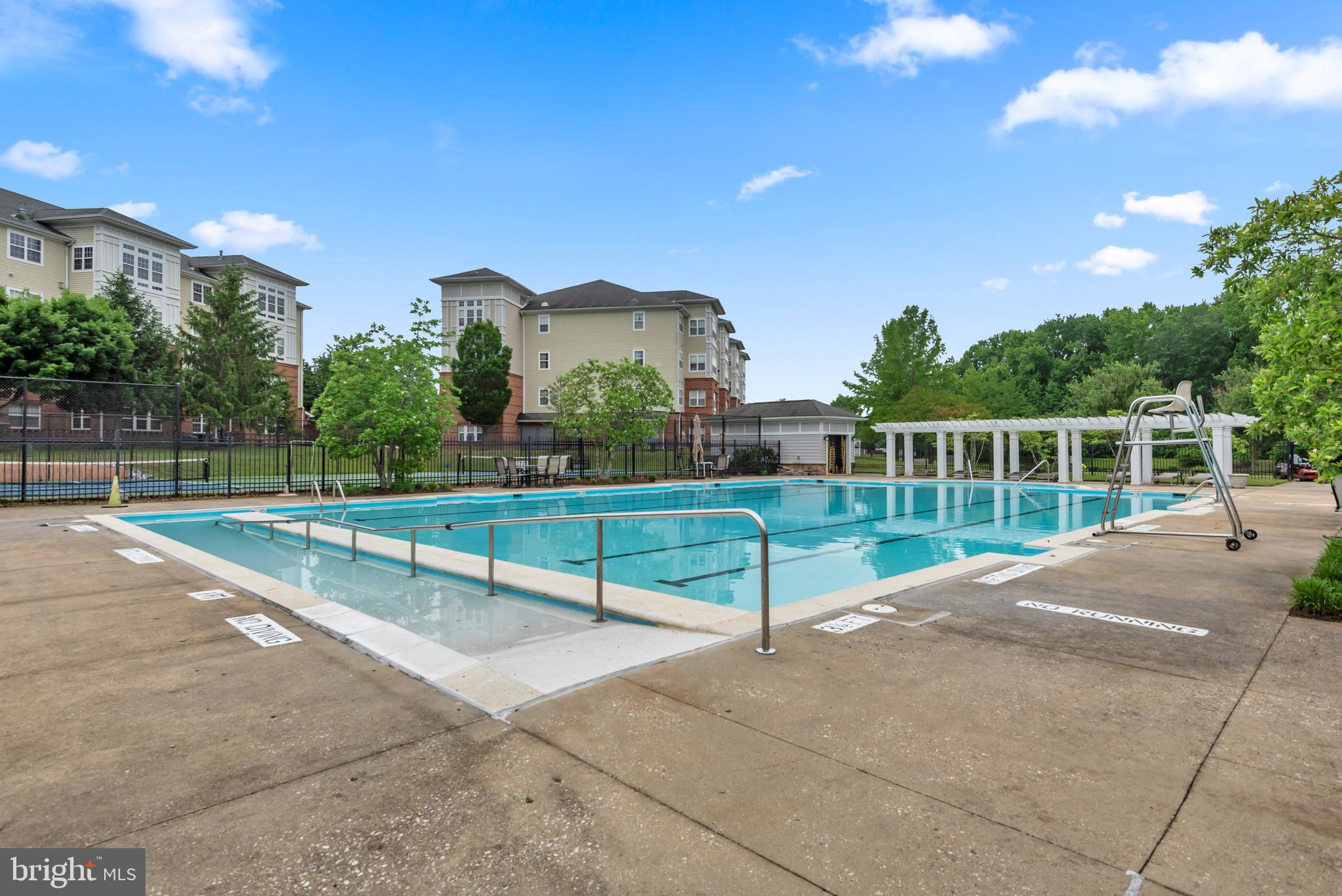 CAMERON GROVE - Residential