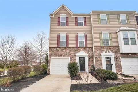 Photo of 101 Emerson Court, CLEMENTON, NJ 08021 (MLS # NJCD2113256)