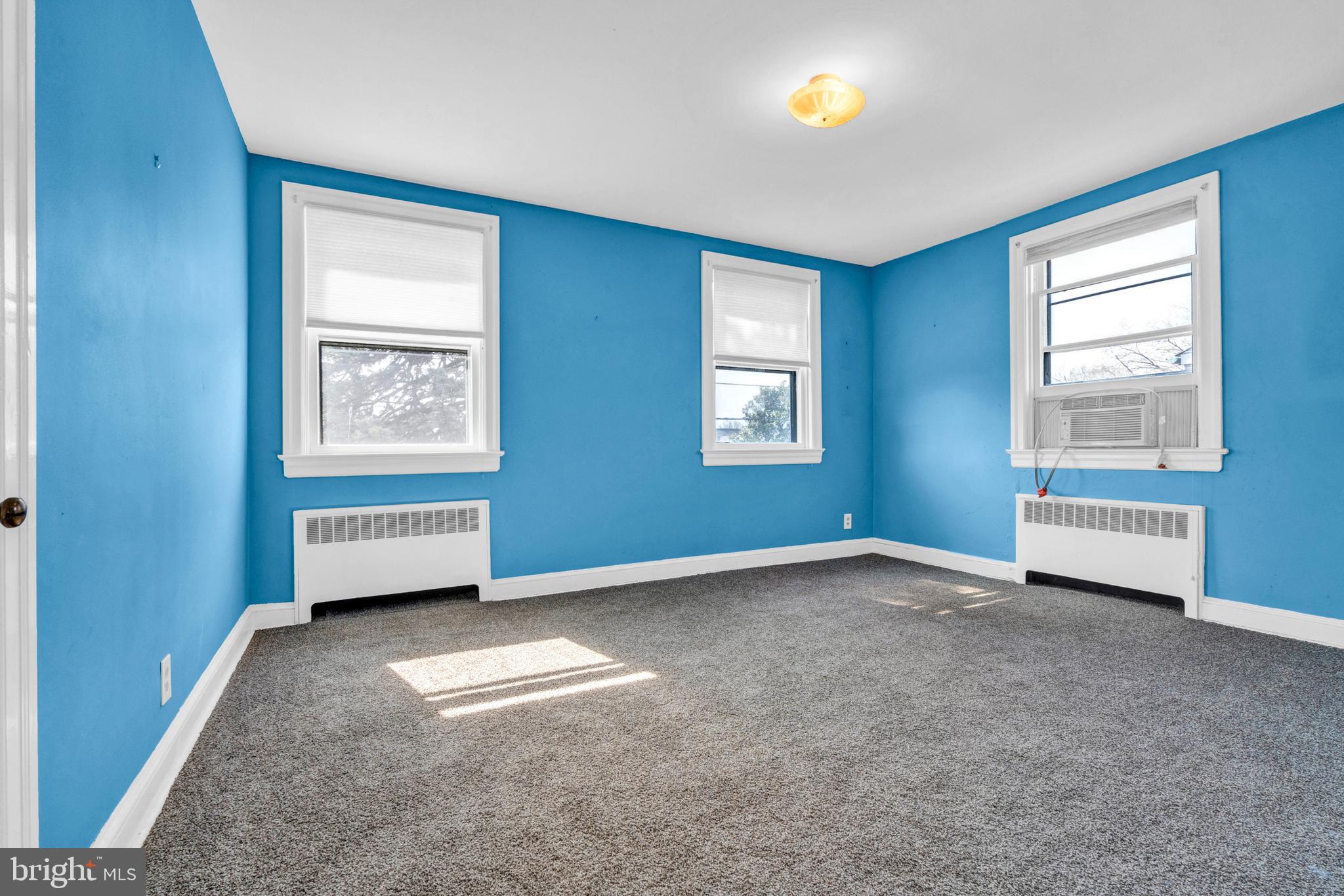 CLIFTON HEIGHTS - Residential