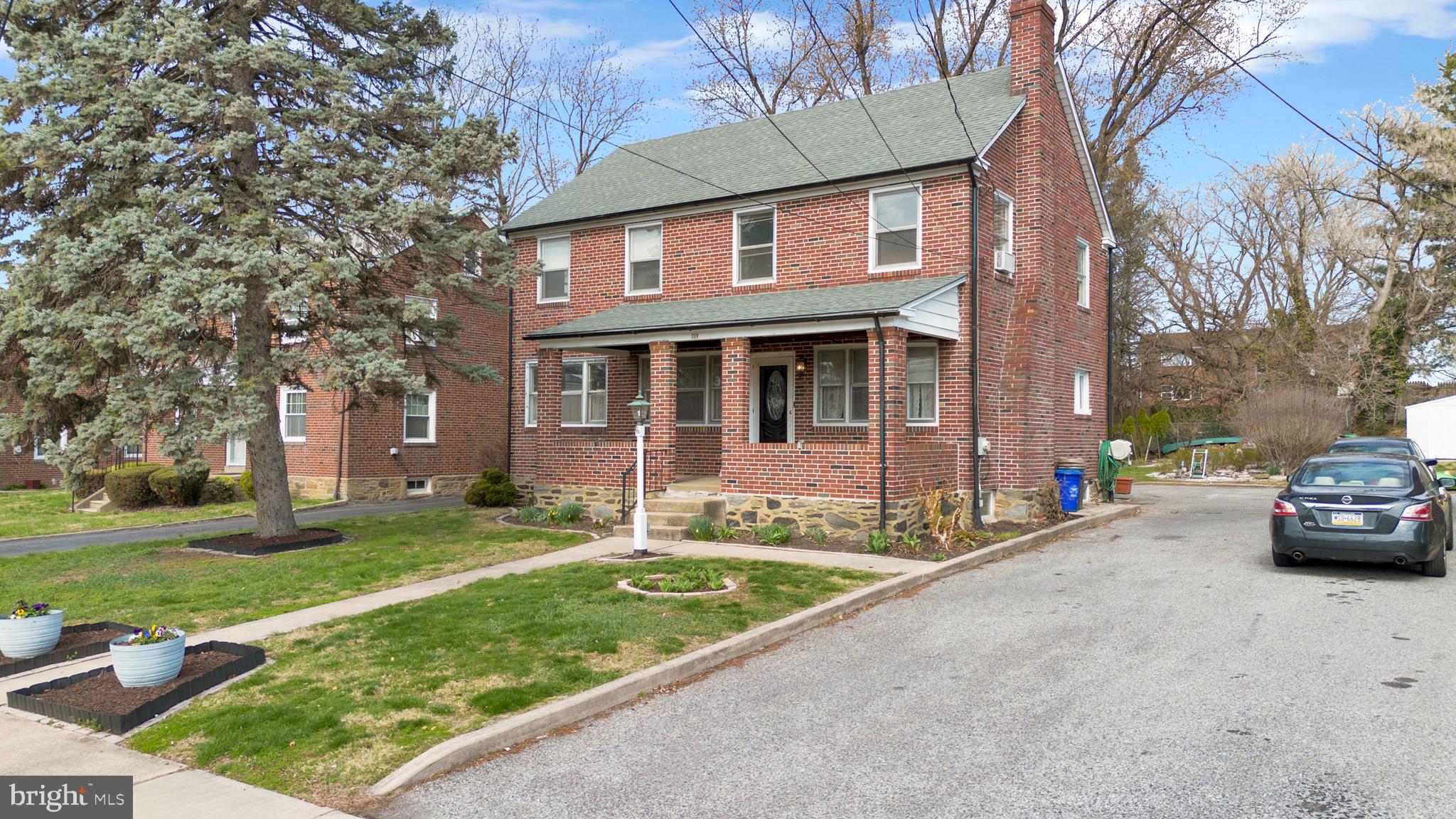 CLIFTON HEIGHTS - Residential