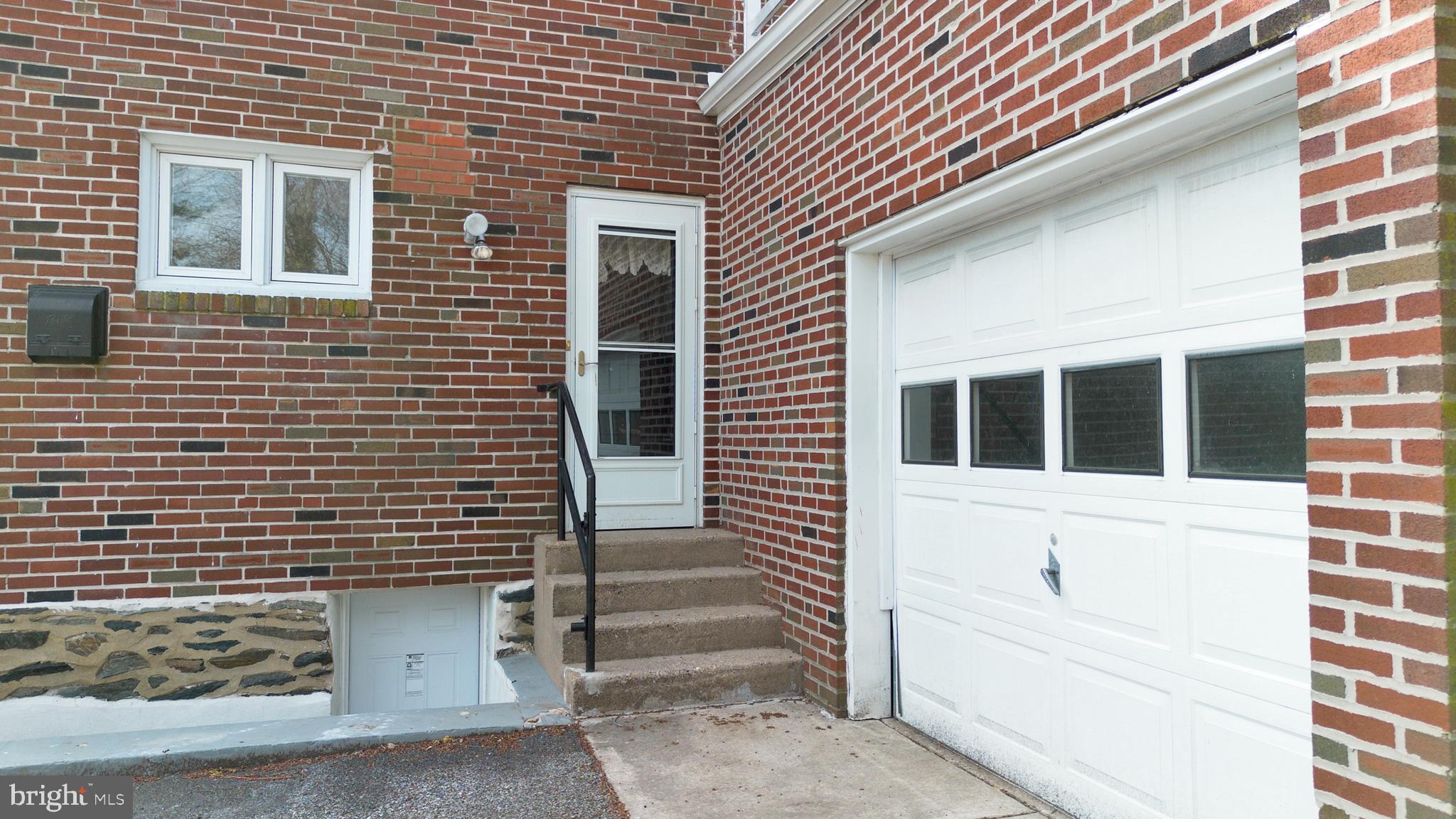 CLIFTON HEIGHTS - Residential