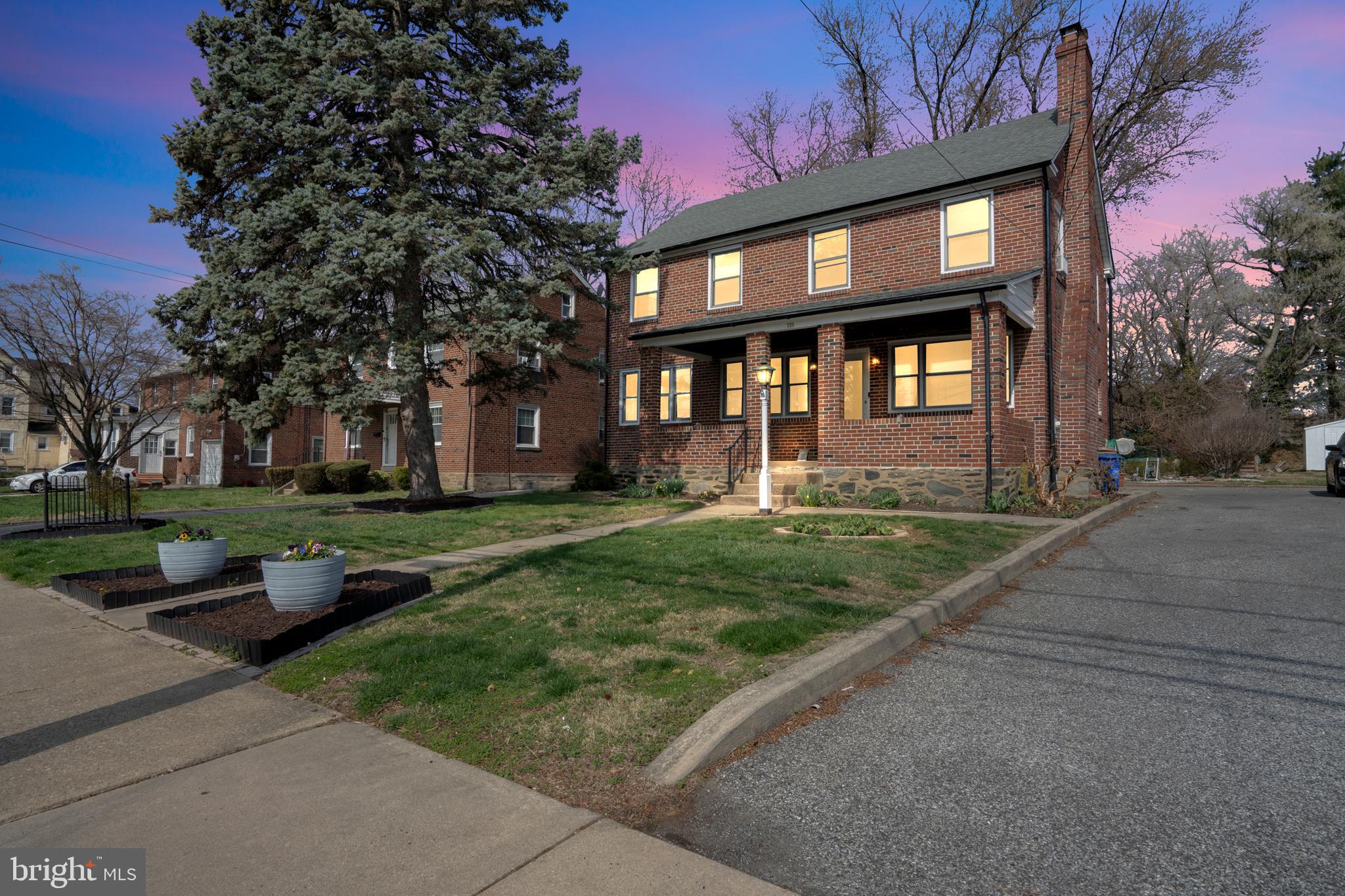 CLIFTON HEIGHTS - Residential