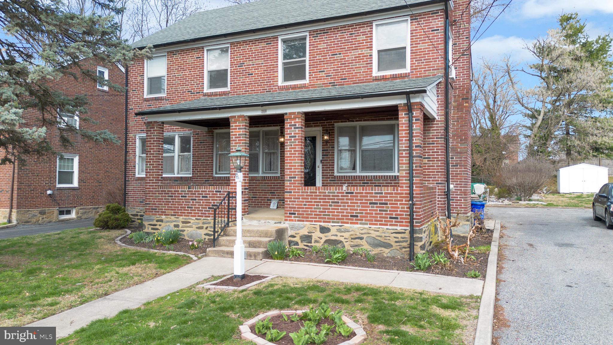 CLIFTON HEIGHTS - Residential