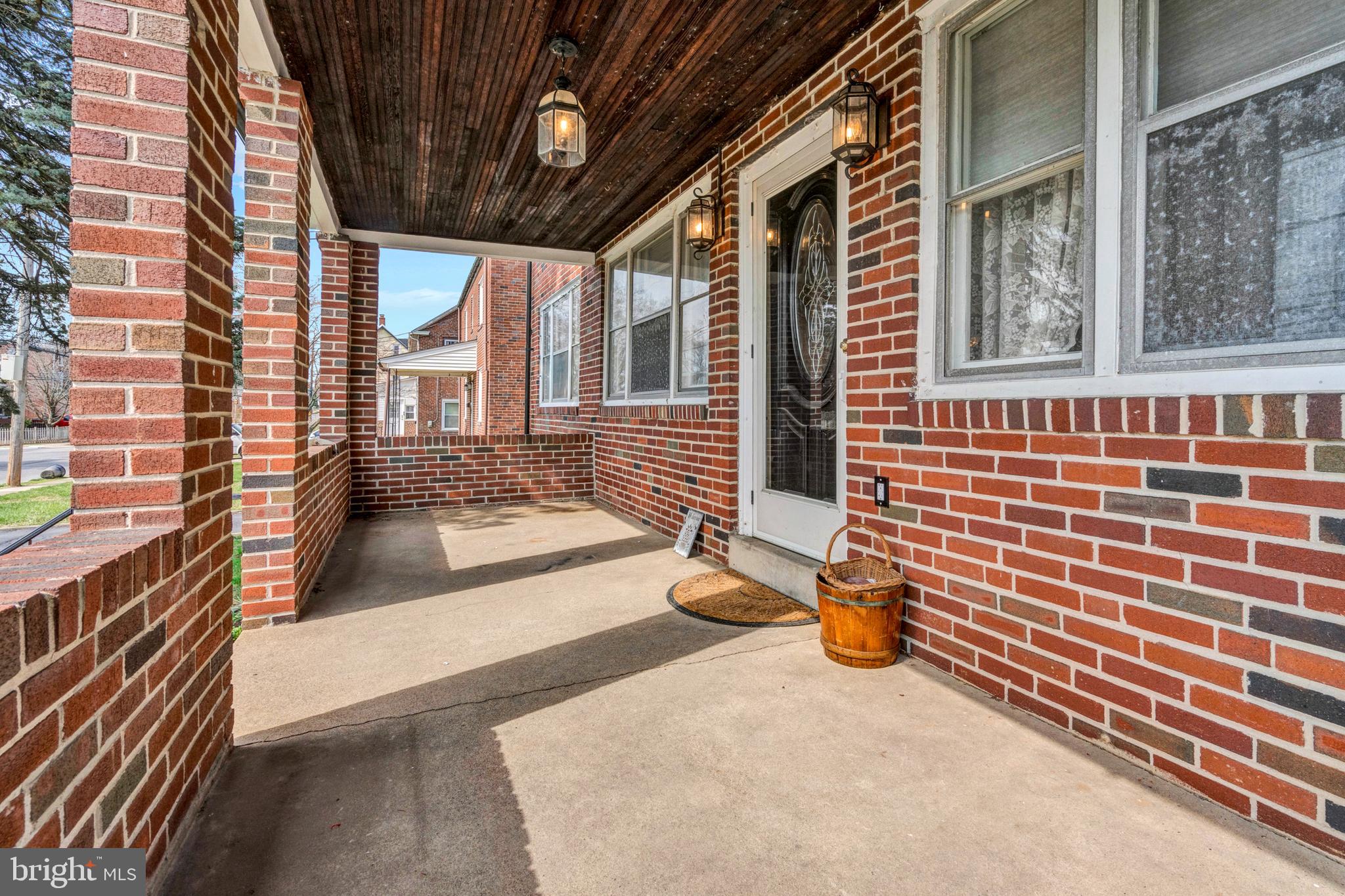 CLIFTON HEIGHTS - Residential