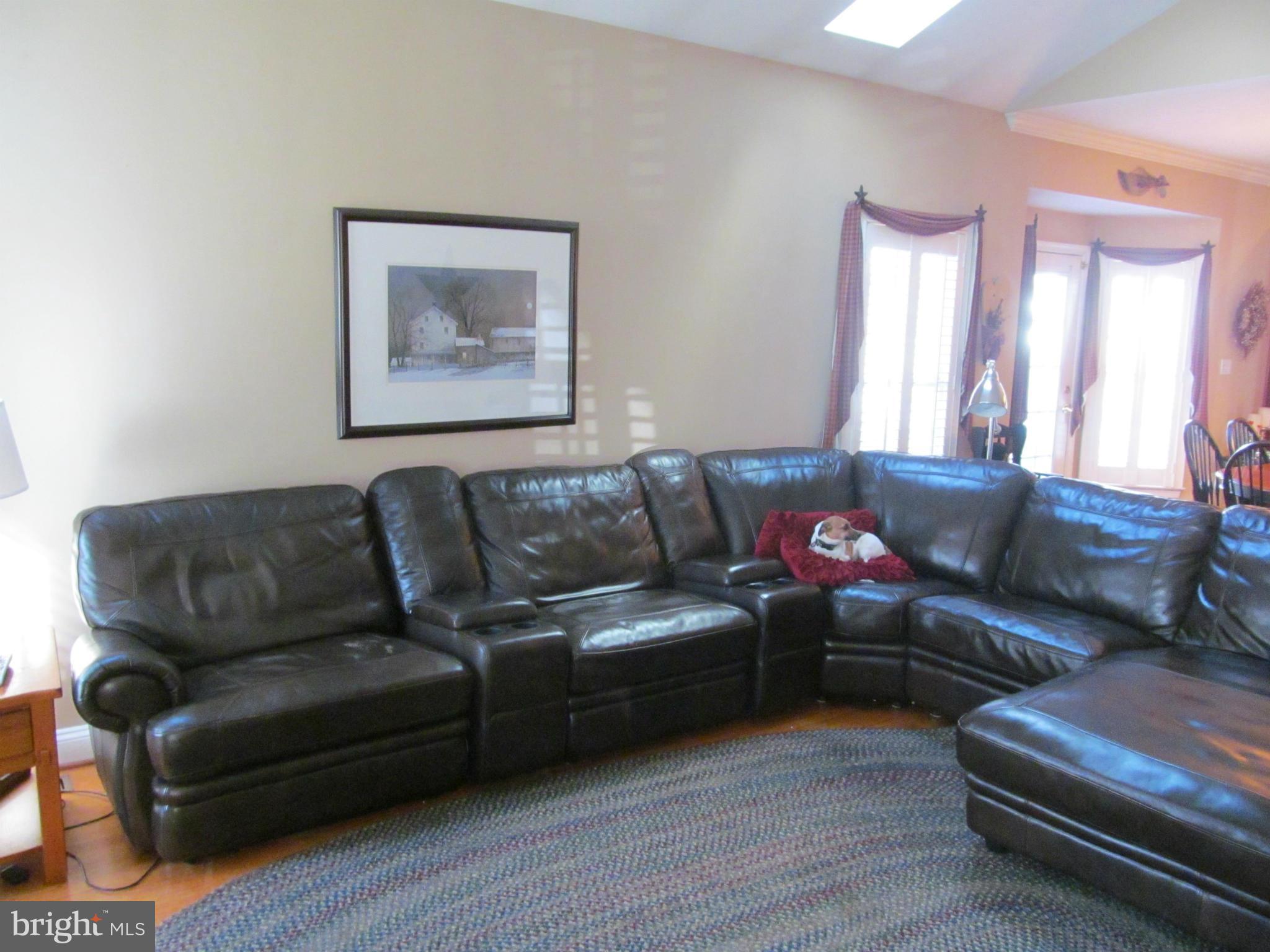 PRIVATE COLONY - Residential