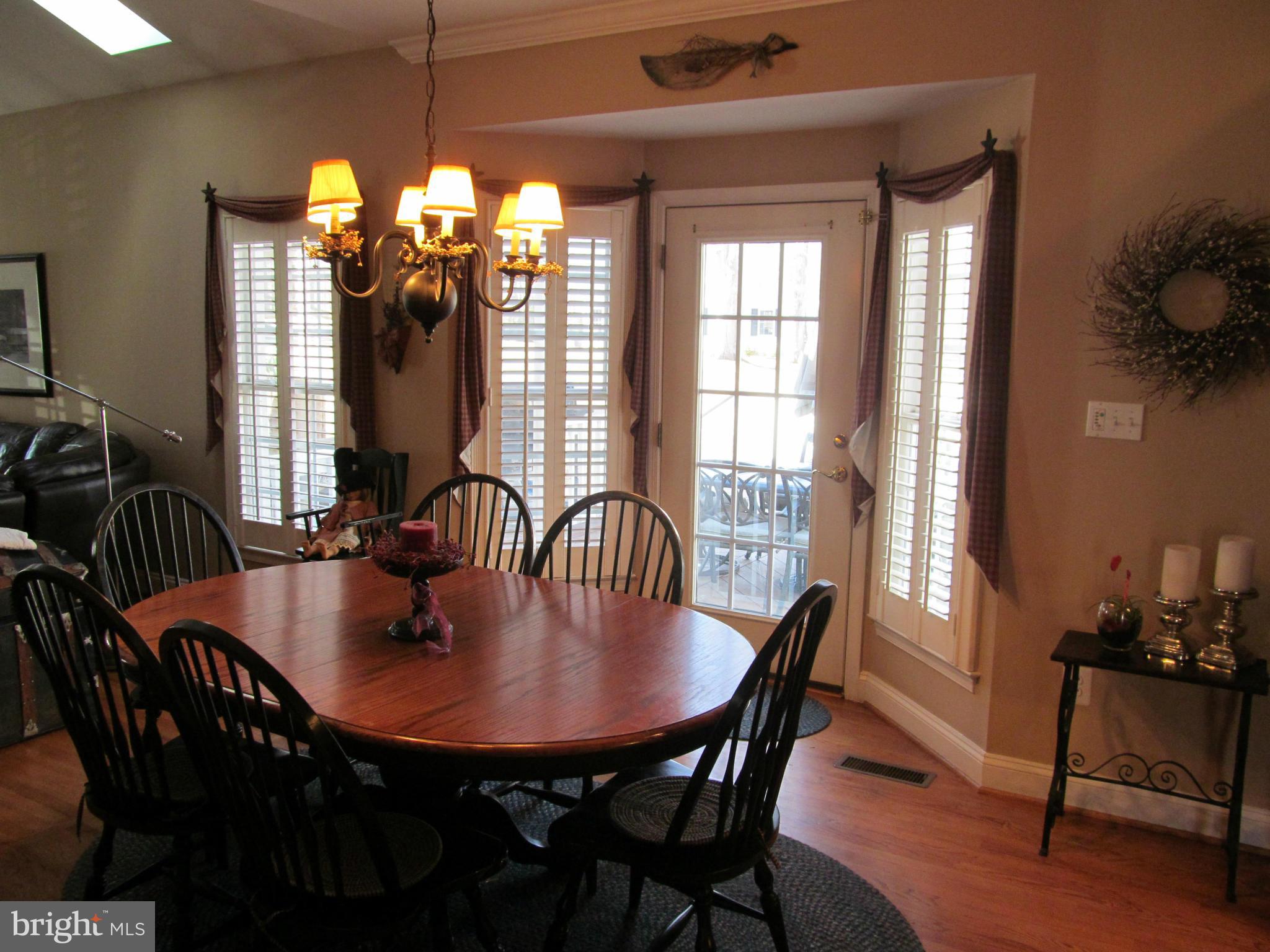 PRIVATE COLONY - Residential