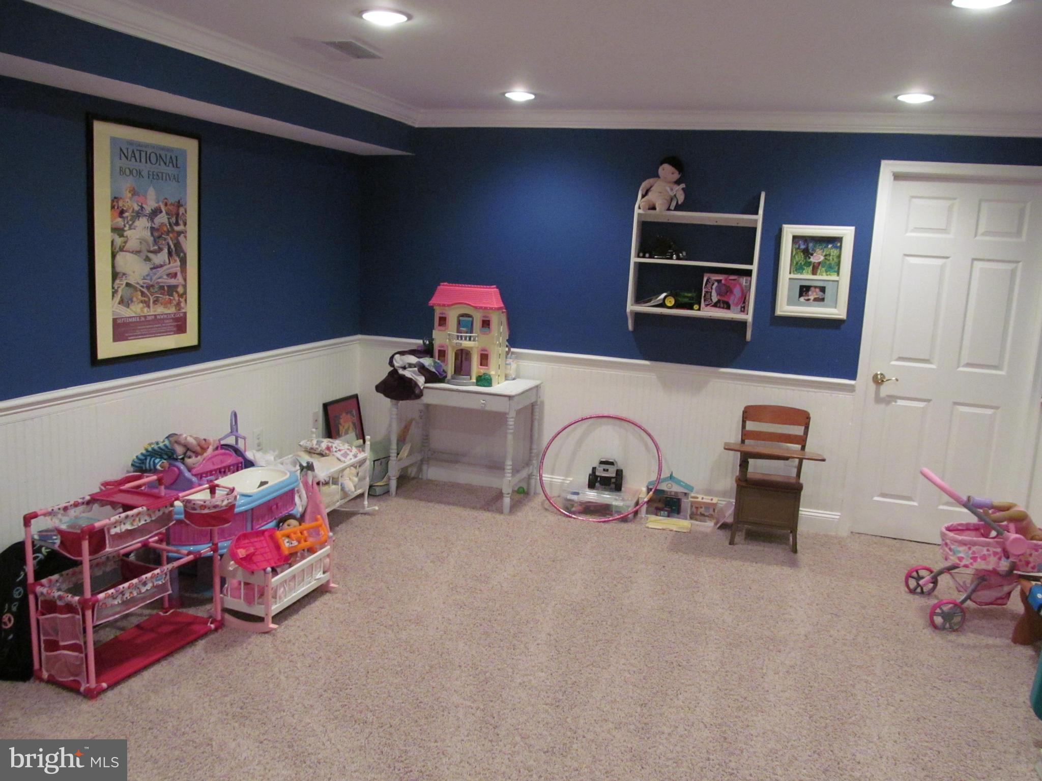 PRIVATE COLONY - Residential