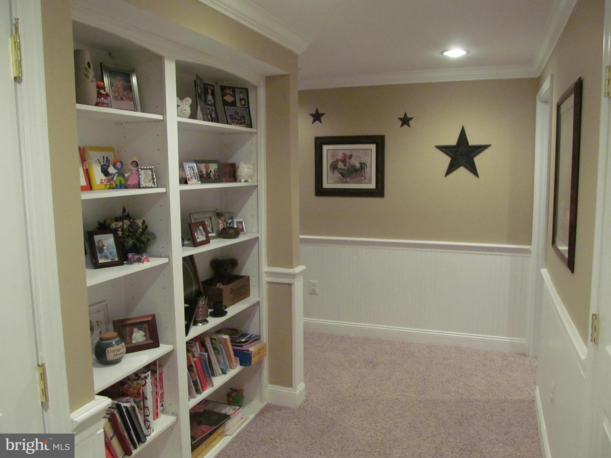 PRIVATE COLONY - Residential