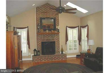 PRIVATE COLONY - Residential