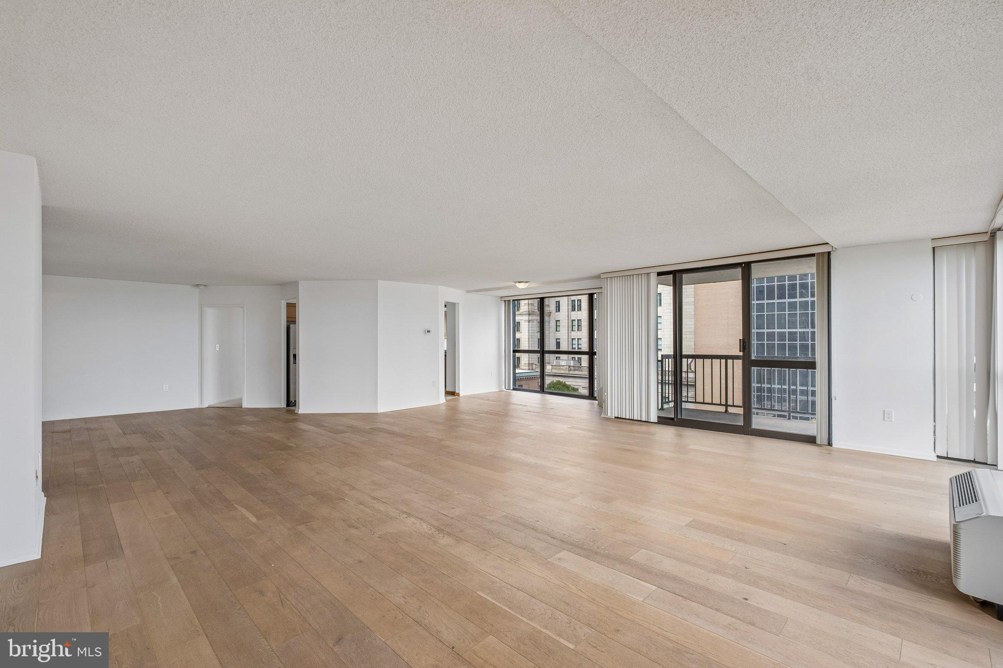233 S 6TH STREET 907O
