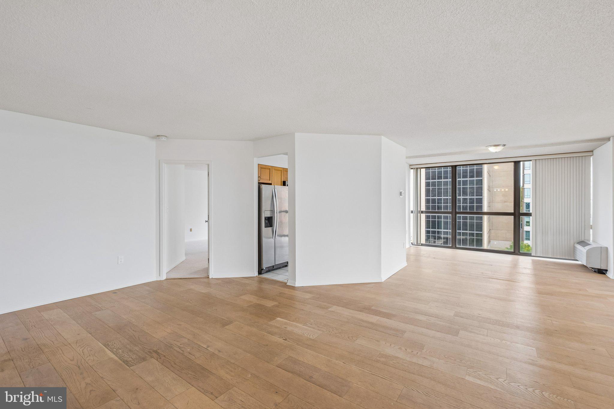 233 S 6TH STREET 907O