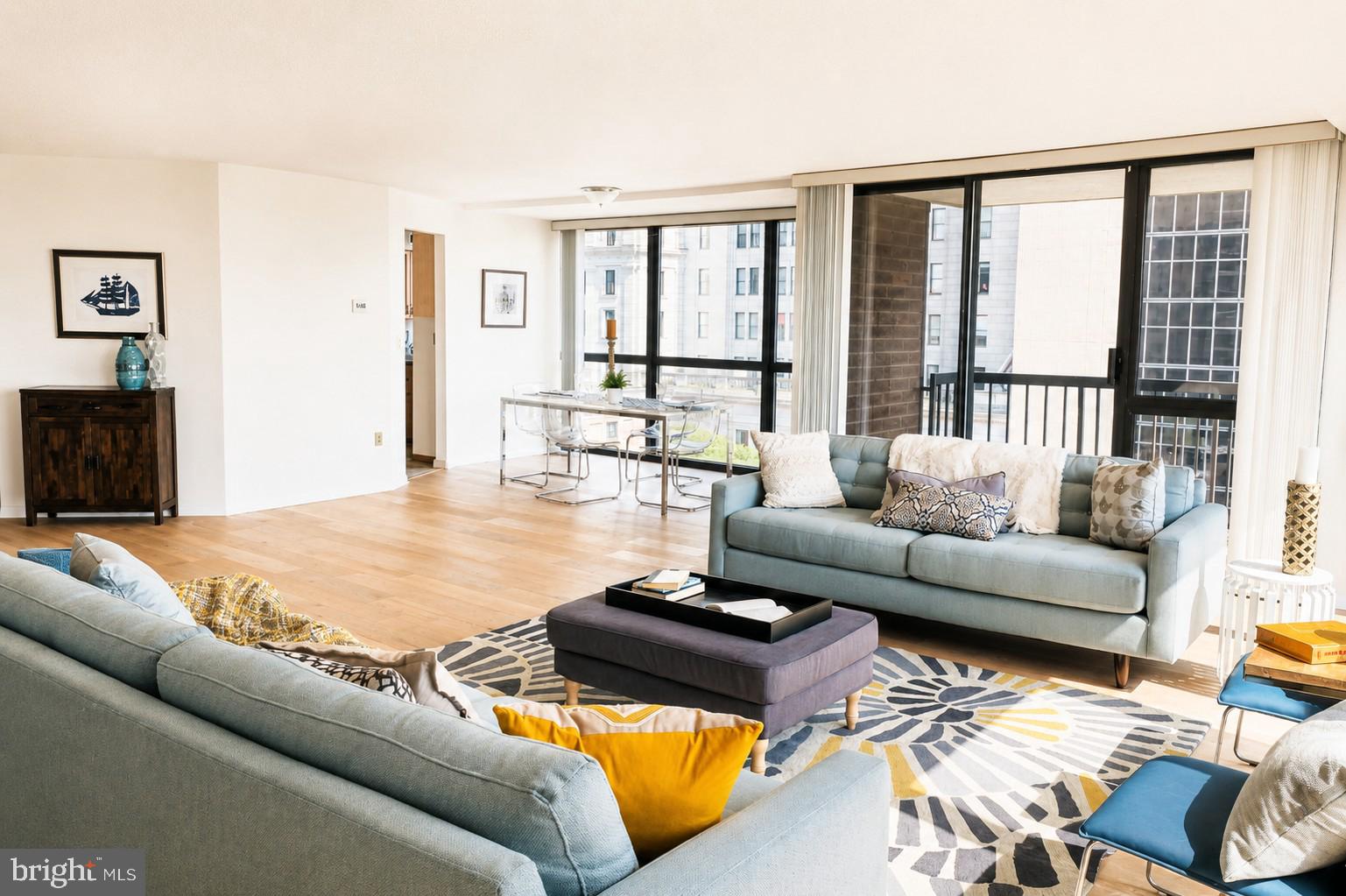 233 S 6TH STREET 907O