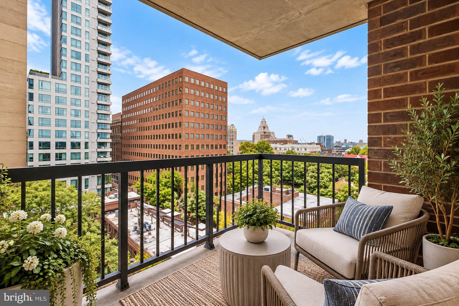 233 S 6TH STREET 907O