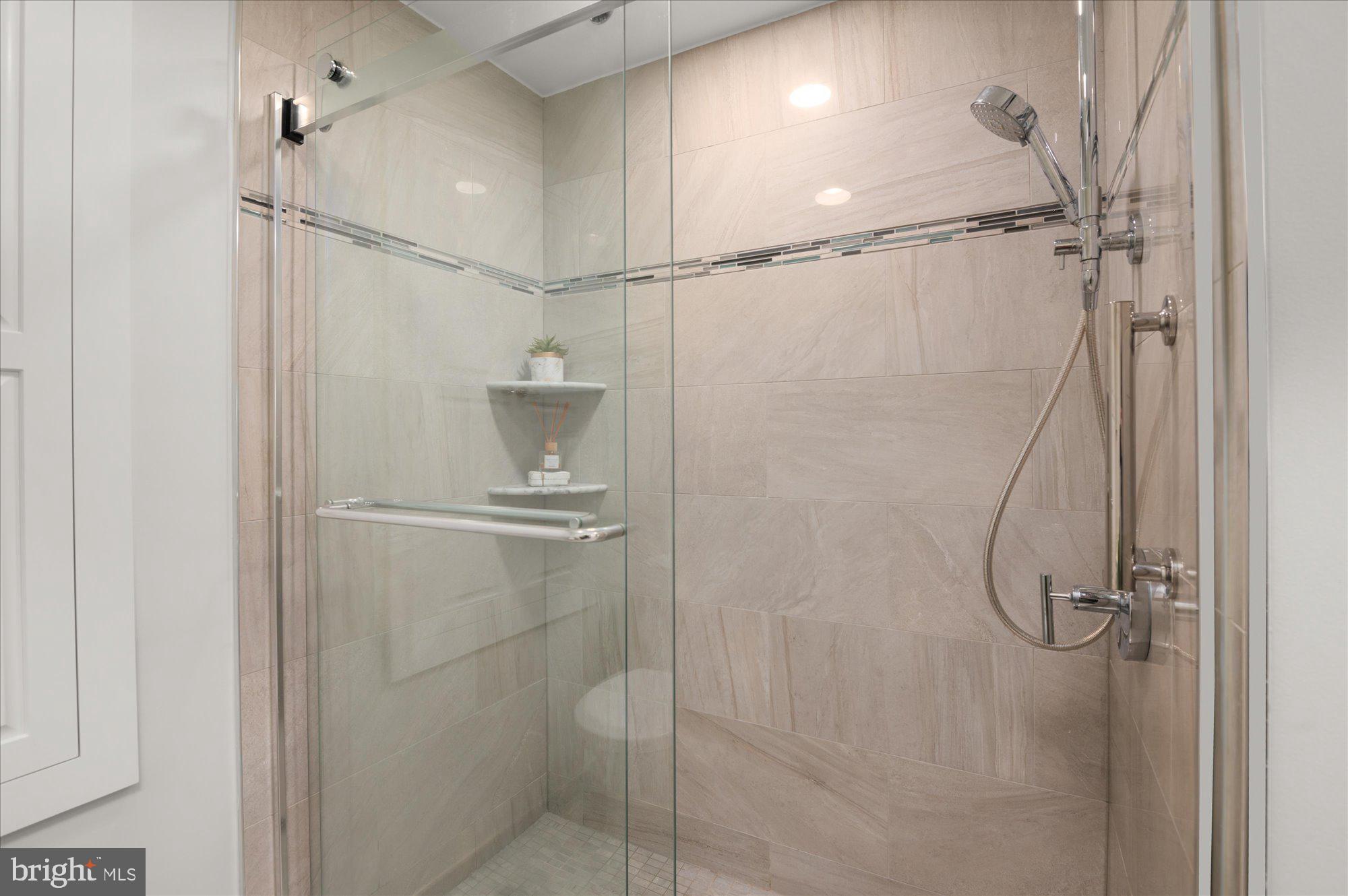 MCAULEY PARK - Residential