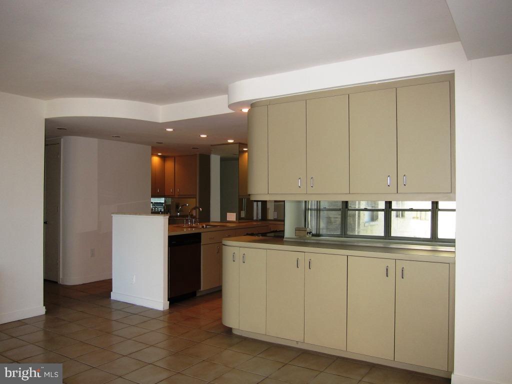 RITTENHOUSE SQUARE - Residential Lease