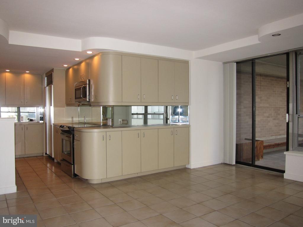 RITTENHOUSE SQUARE - Residential Lease