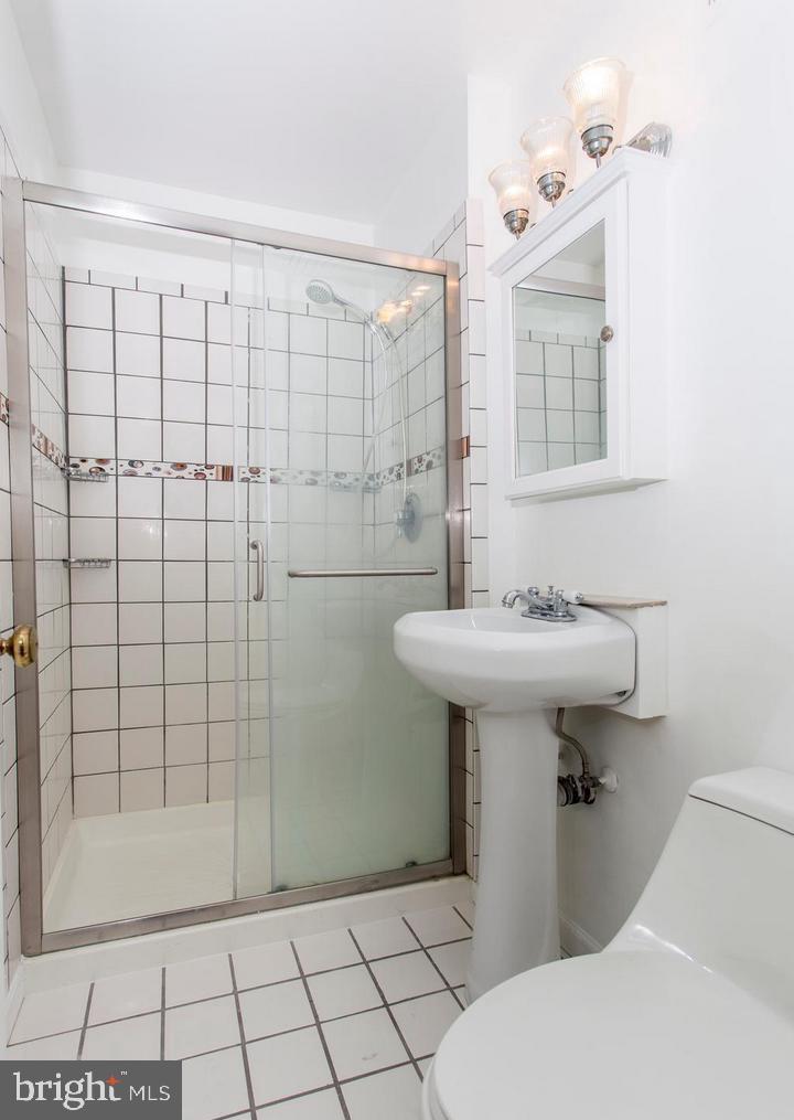 LAKE RIDGE - Residential Lease