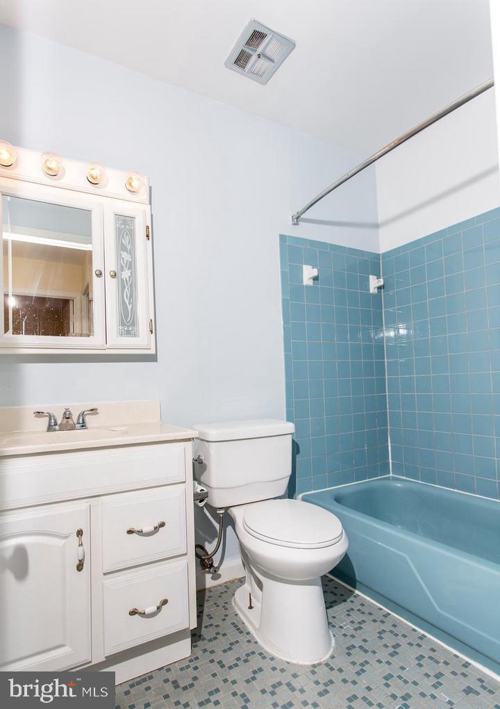 LAKE RIDGE - Residential Lease