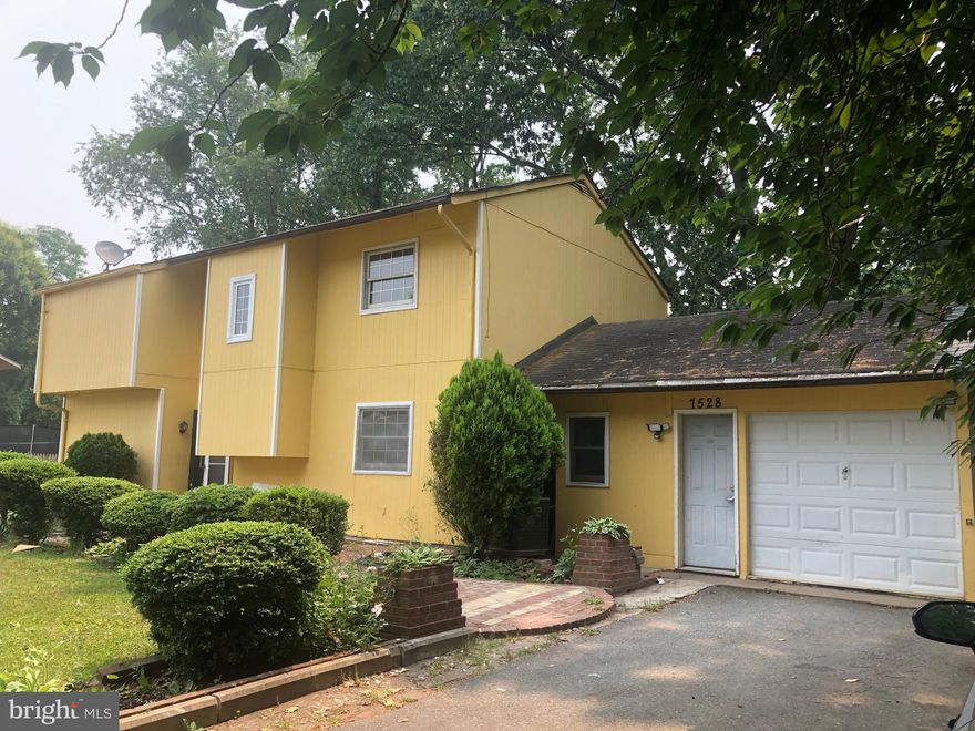MOTIVATED SELLER Well-maintained, new carpet, freshly painted, selling strictly, 
as is inspection for information purposes only.
Get ready for your highest and best offer.