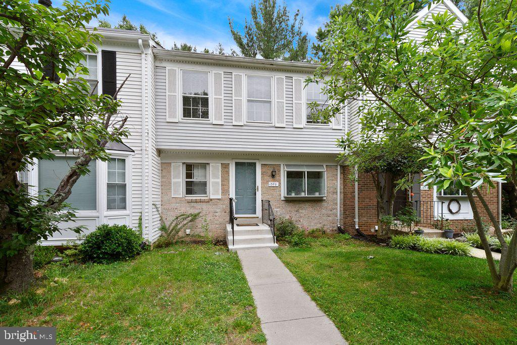 WOODLAND HILLS - Residential