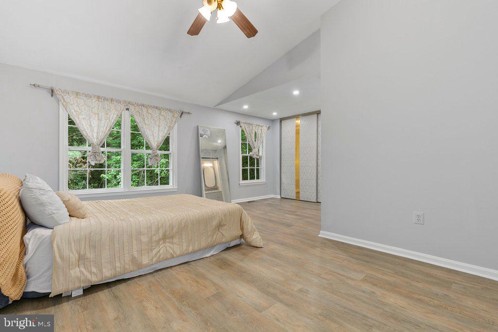 WOODLAND HILLS - Residential