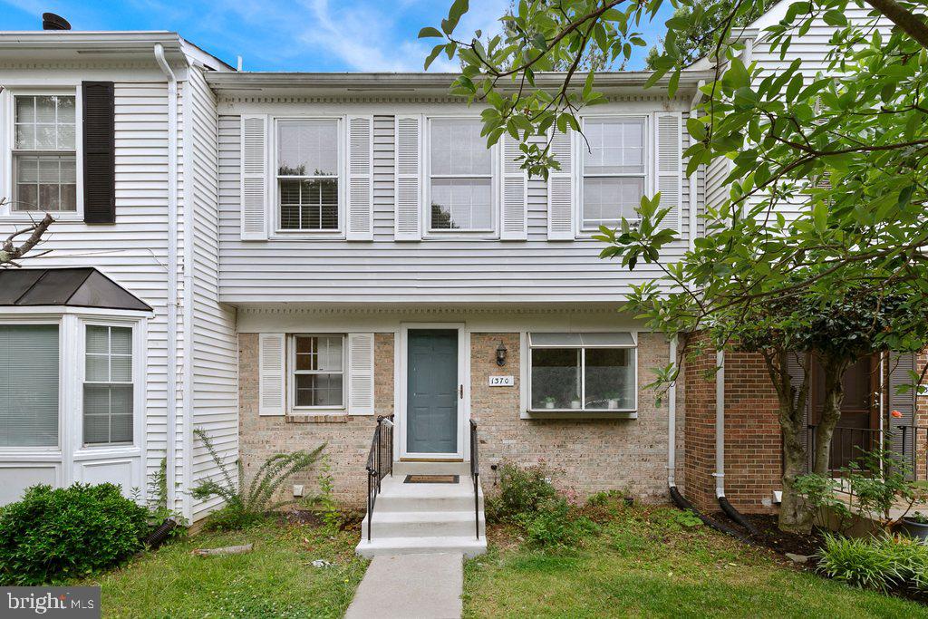 WOODLAND HILLS - Residential