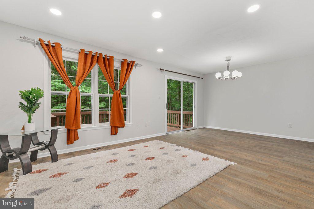 WOODLAND HILLS - Residential