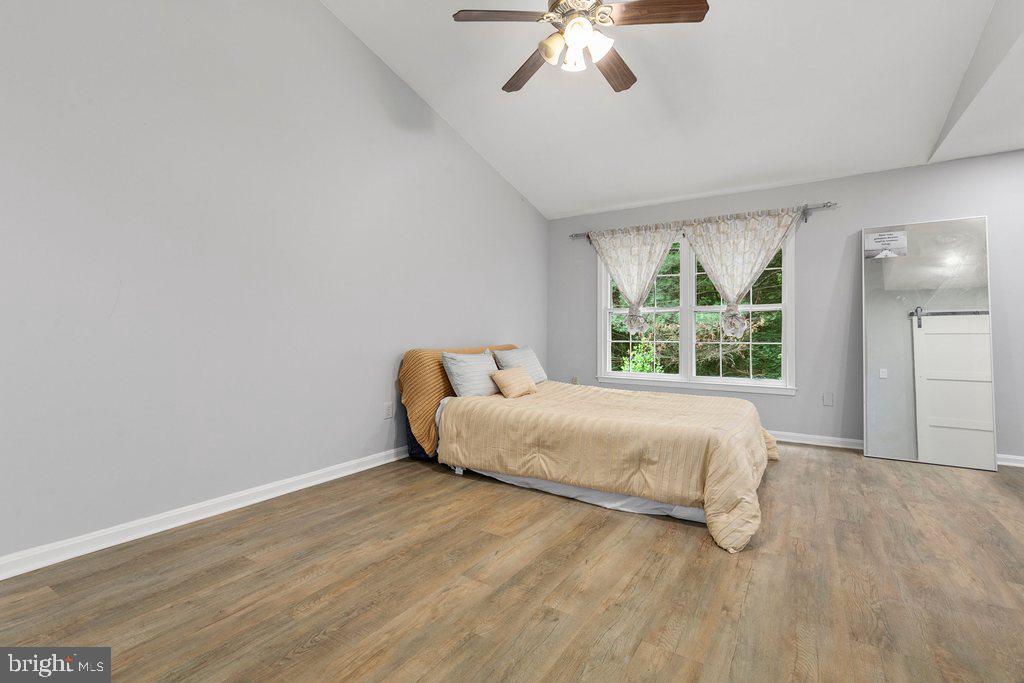 WOODLAND HILLS - Residential