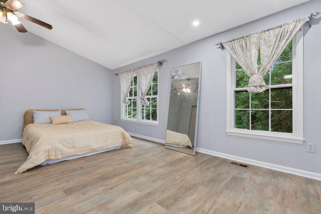 WOODLAND HILLS - Residential