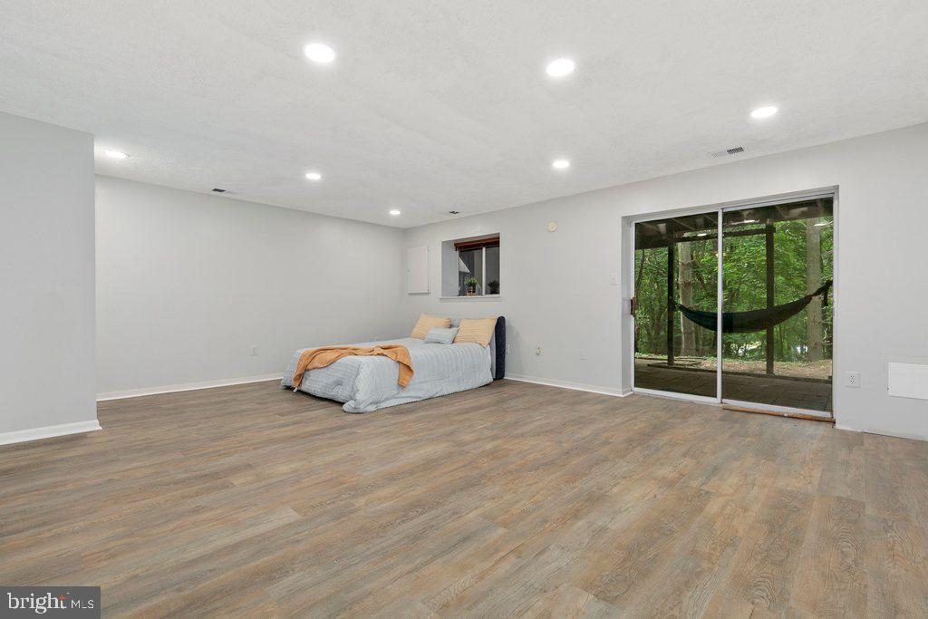 WOODLAND HILLS - Residential