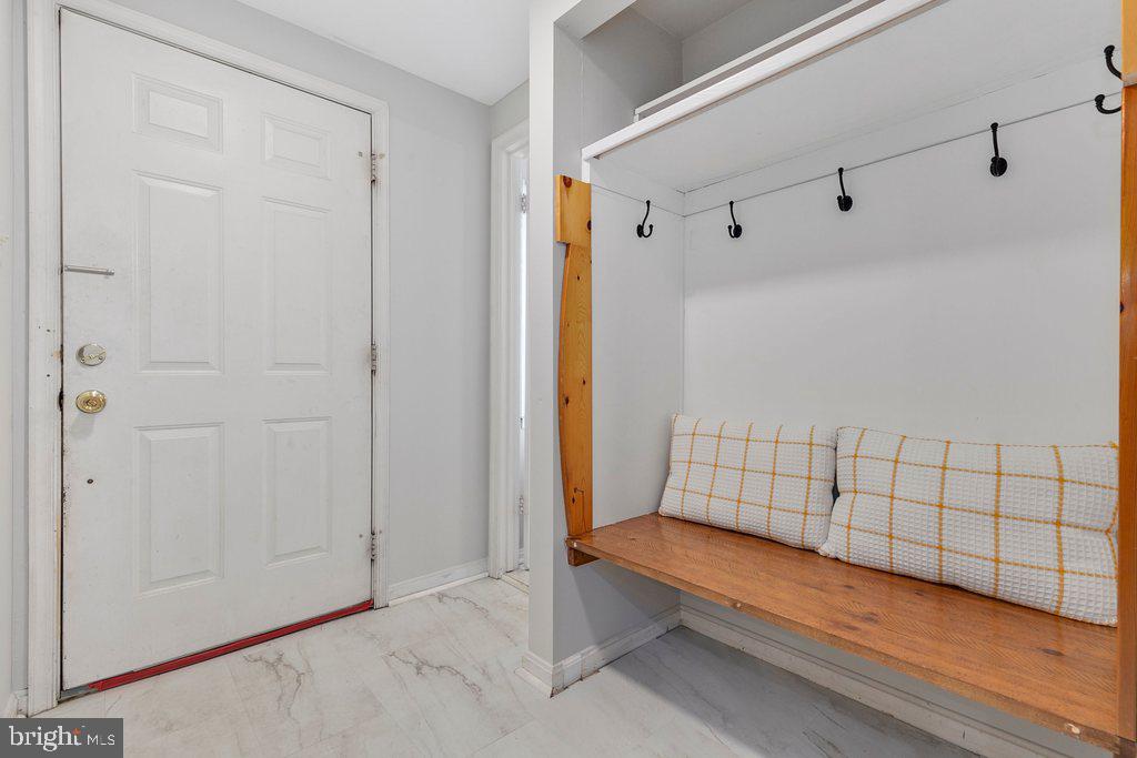 WOODLAND HILLS - Residential