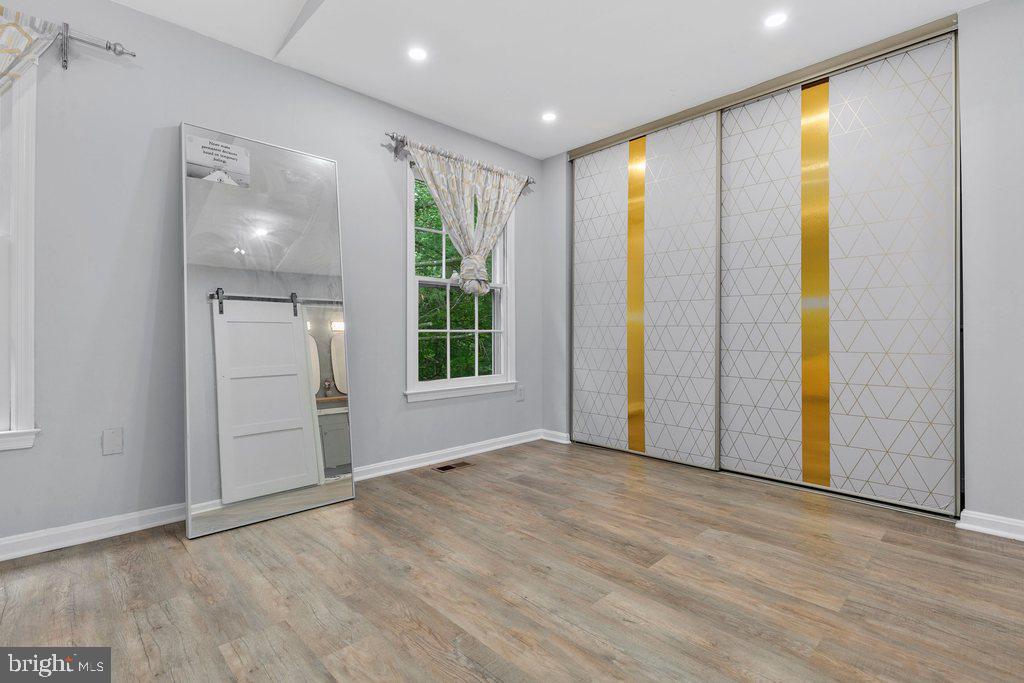 WOODLAND HILLS - Residential