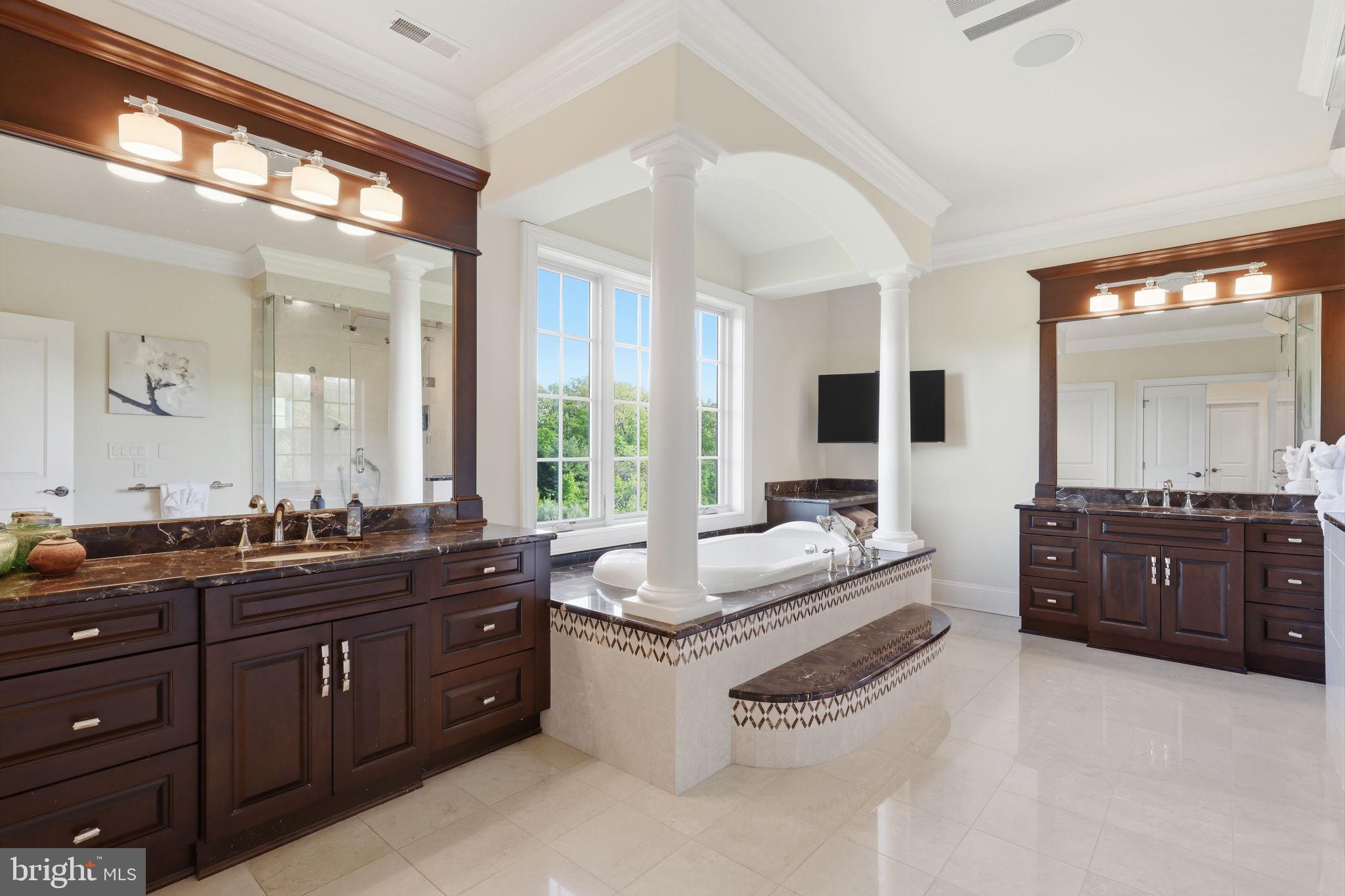 CREEKS BEND - Residential