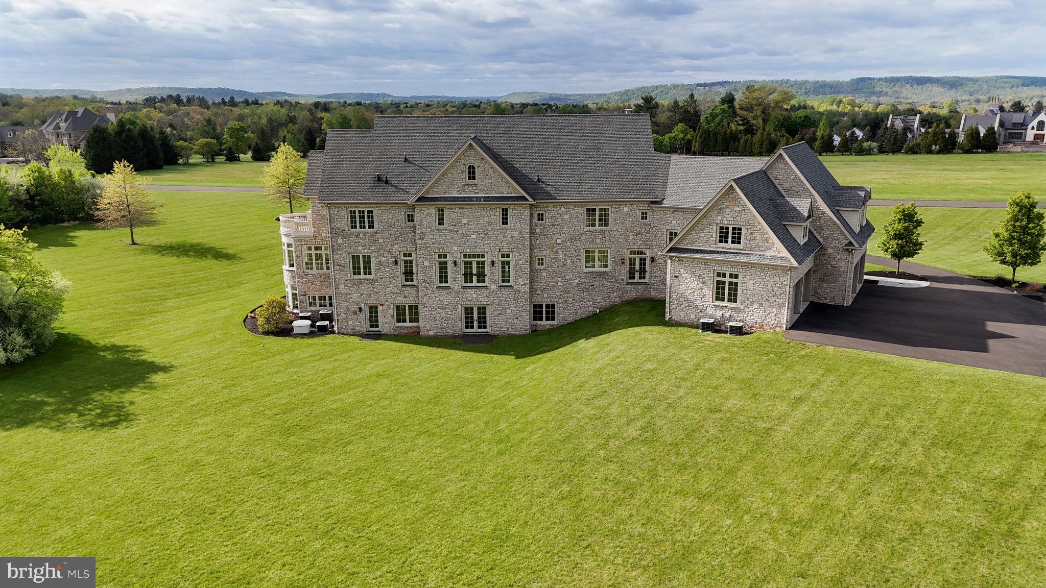 CREEKS BEND - Residential