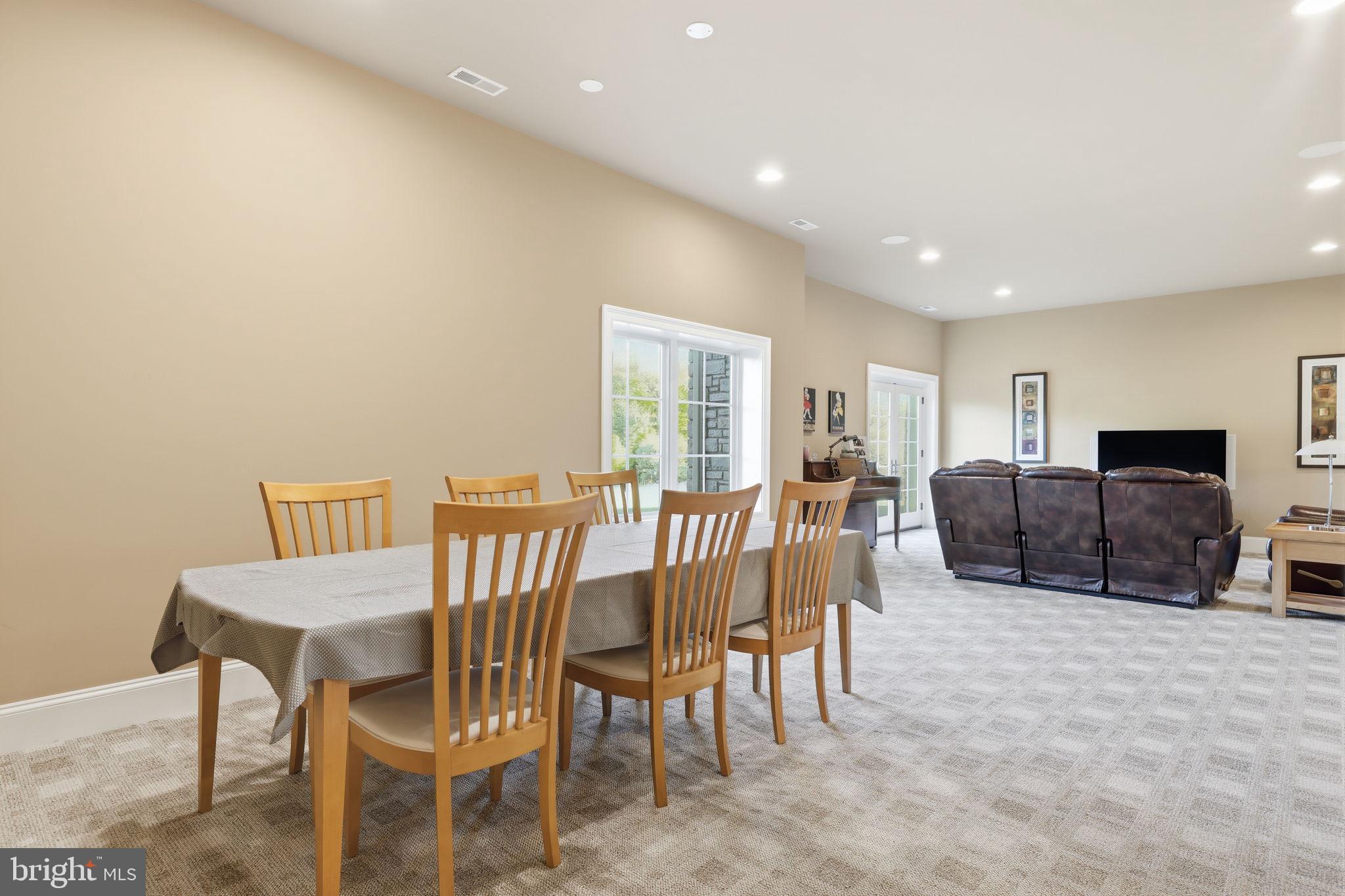 CREEKS BEND - Residential