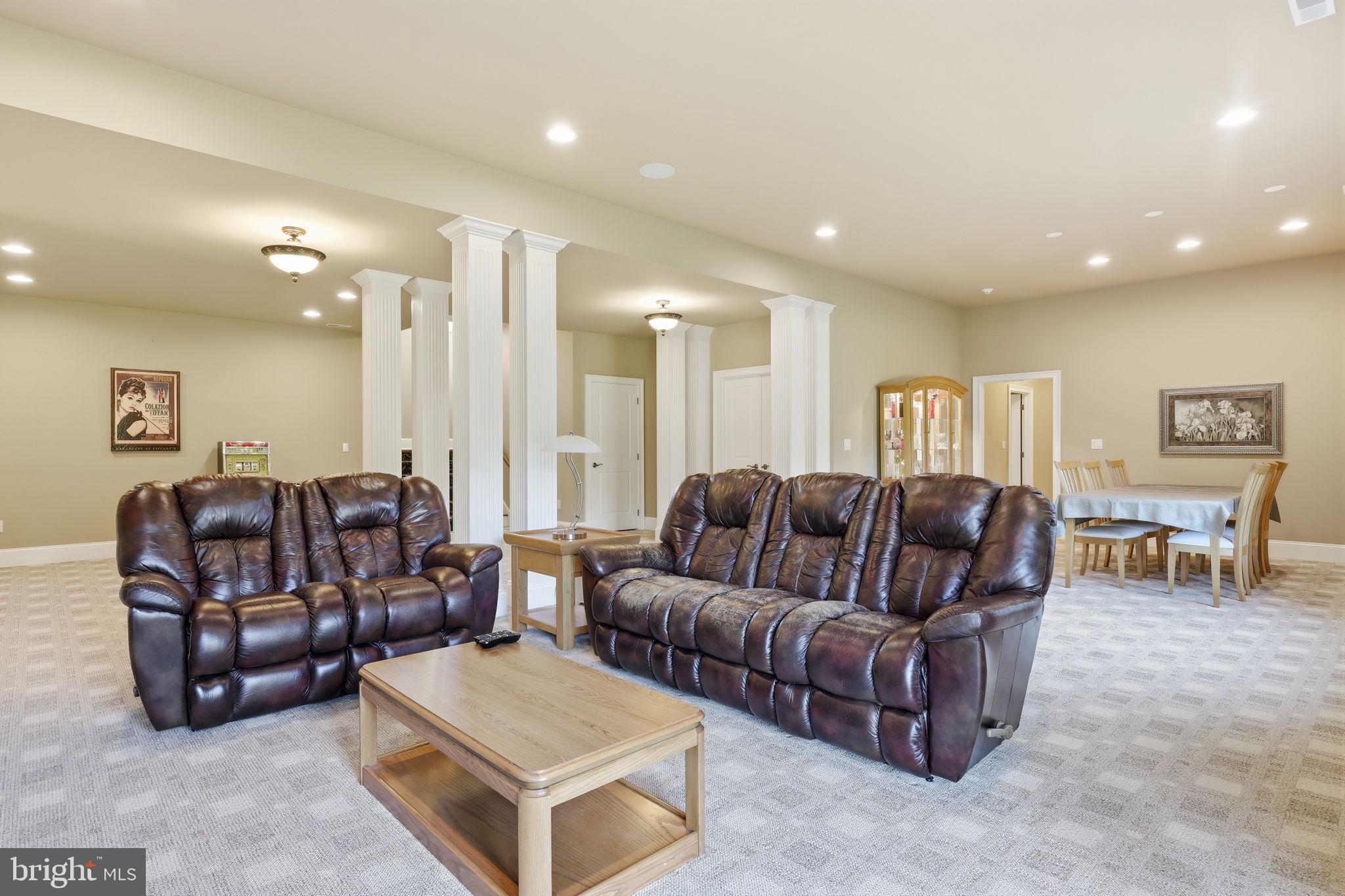 CREEKS BEND - Residential