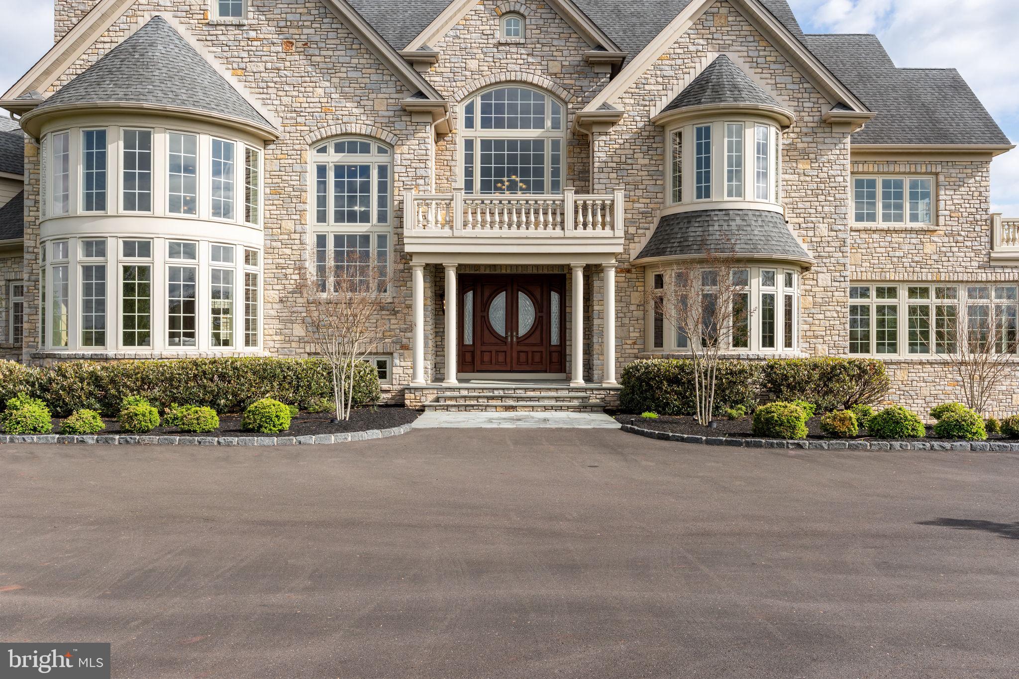 10 STONEBRIDGE CROSSING ROAD